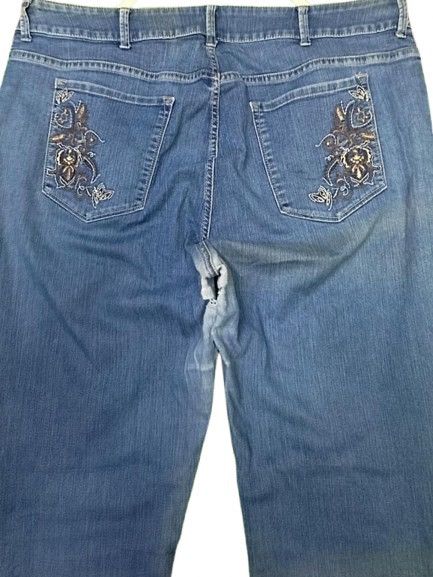 Lee VINTAGE LEE BOOT CUT JEANS DISTRESSED STYLE EMBROUDER FLOWER Size 30" / US 8 / IT 44 - 4 Thumbnail