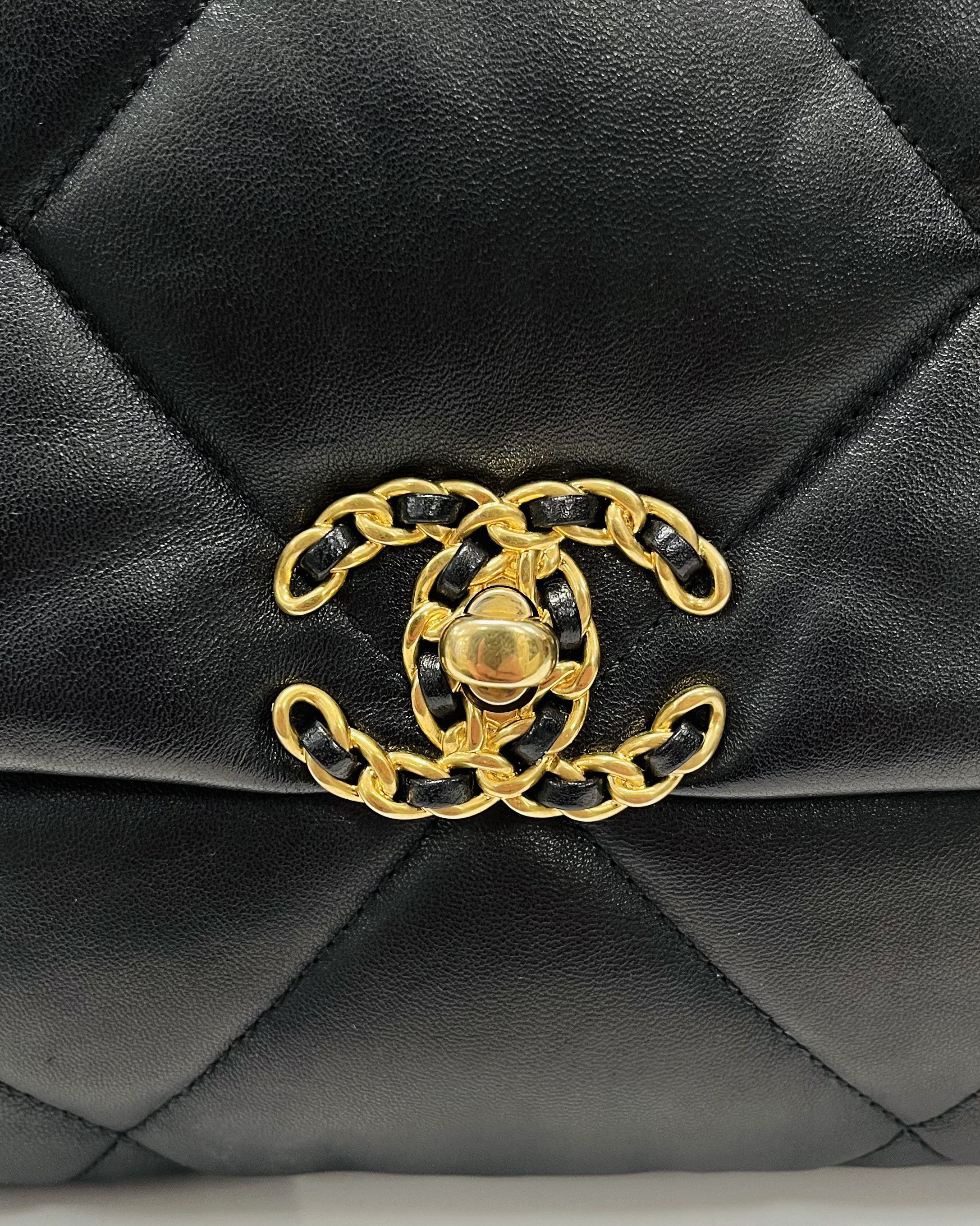 Chanel Chanel 19 Handbag Black/Gold Size ONE SIZE - 7 Thumbnail