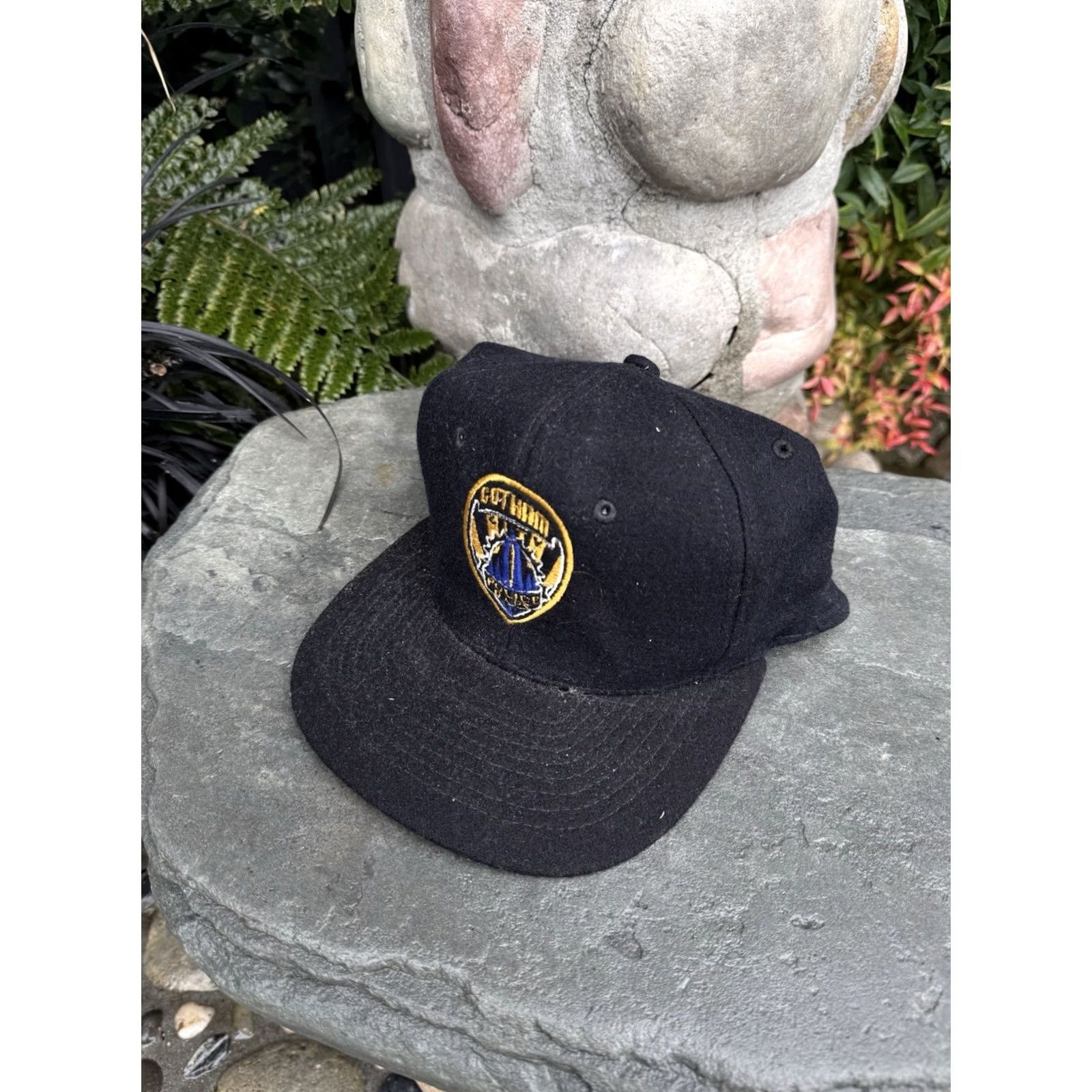DC Comics VINTAGE Batman Forever Gotham Police Black DC Comics Snapback Hat Batman 90s Men OSFA One Size Black Mens 90s theme Size ONE SIZE - 2 Thumbnail