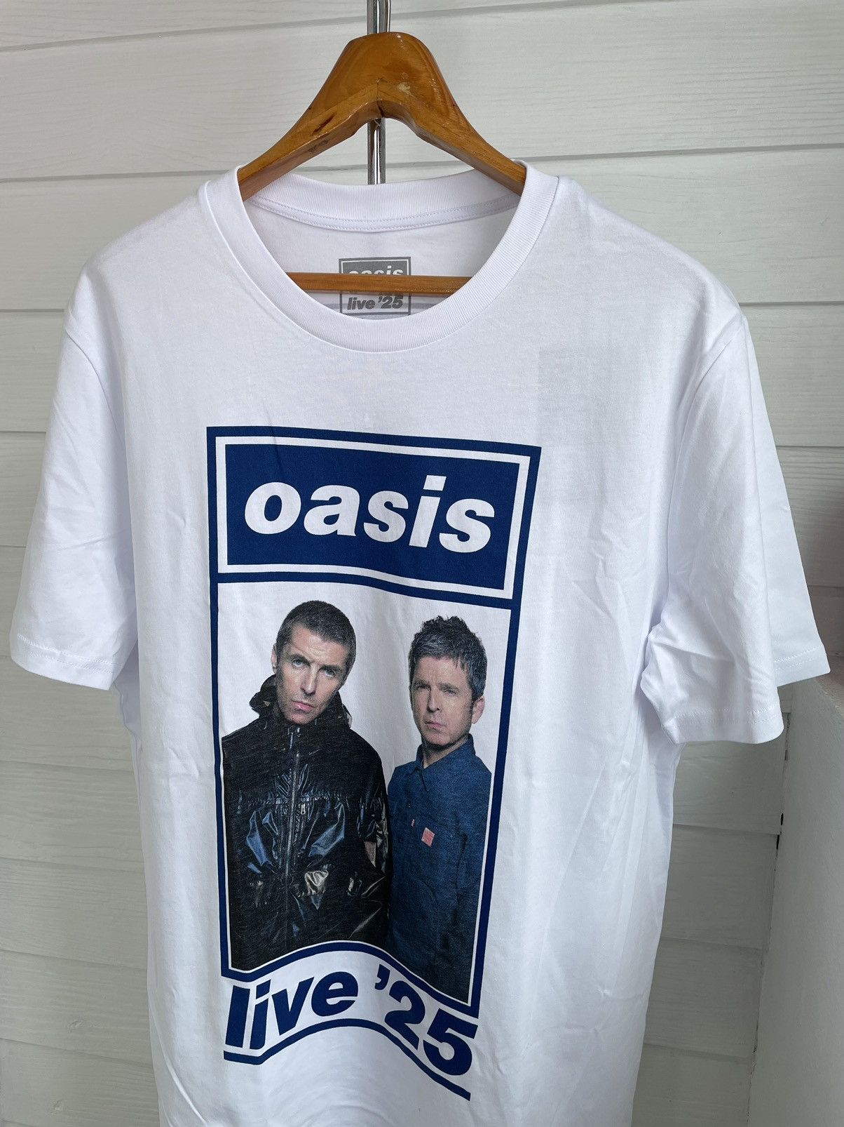 Band Tees OASIS COLOUR PHOTO LIVE 25 WORLD TOUR T-SHIRT WHITE (2025) Size US L / EU 52-54 / 3 - 3 Thumbnail