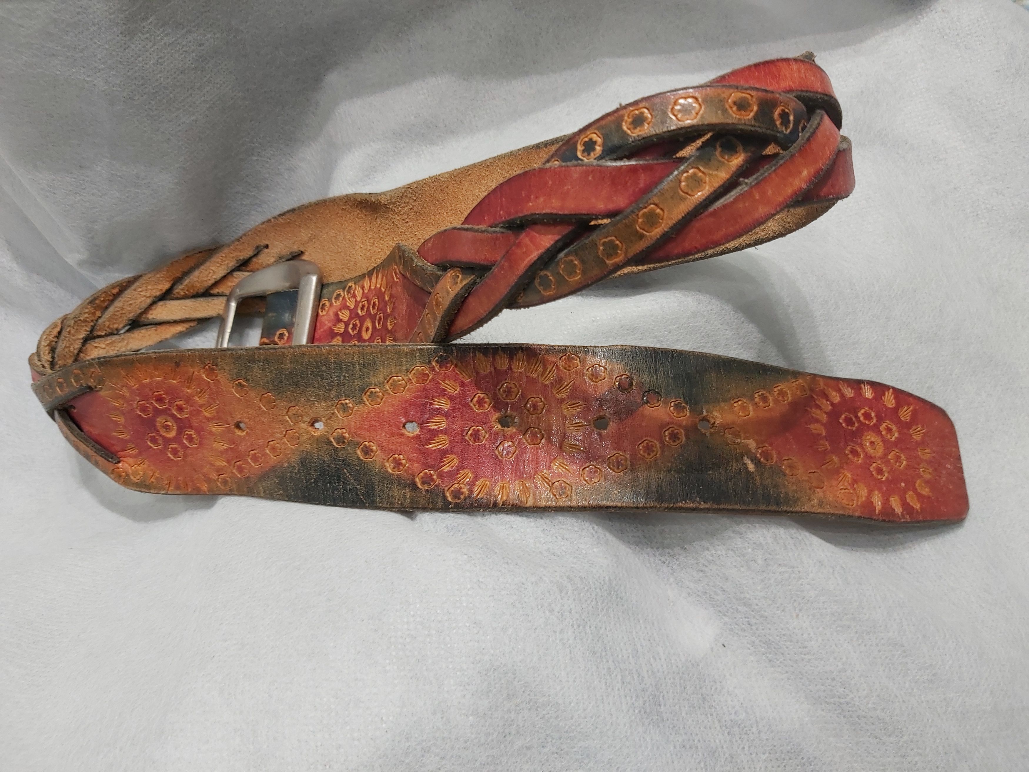Vintage Wide red embossed mandala leather belt Size ONE SIZE - 10 Thumbnail