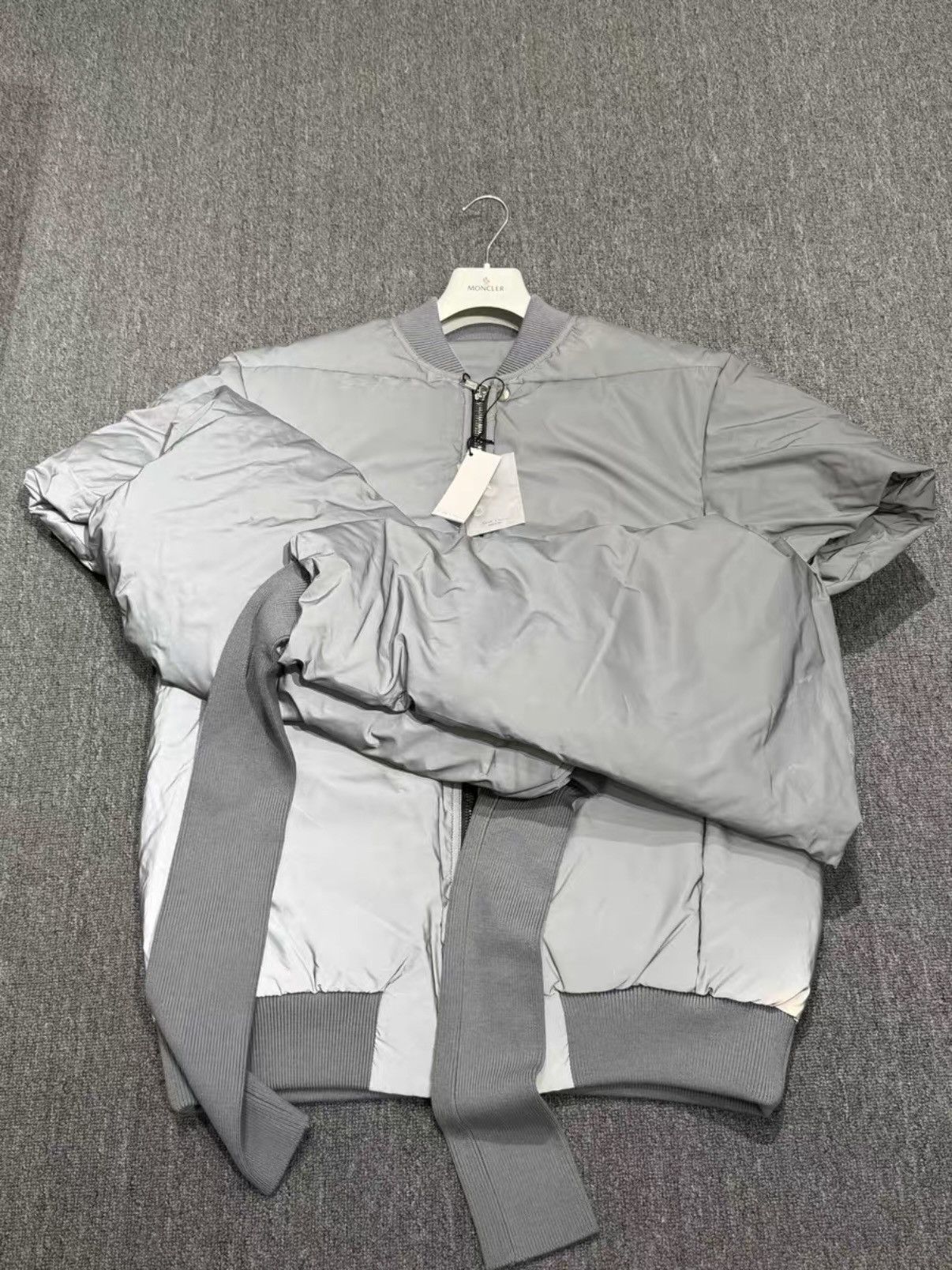 Rick Owens Rick Owens FW22 Stobe Gauntlet Bomber in Reflex sz 48 Size US M / EU 48-50 / 2 - 4 Thumbnail