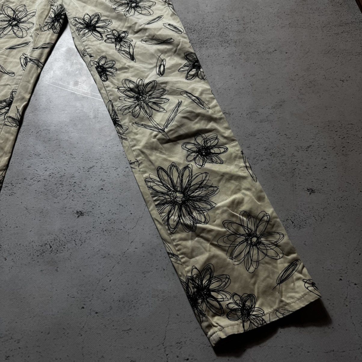 Moschino y2k luxury moschino pants with abstract flowers print Size 30" / US 8 / IT 44 - 4 Thumbnail