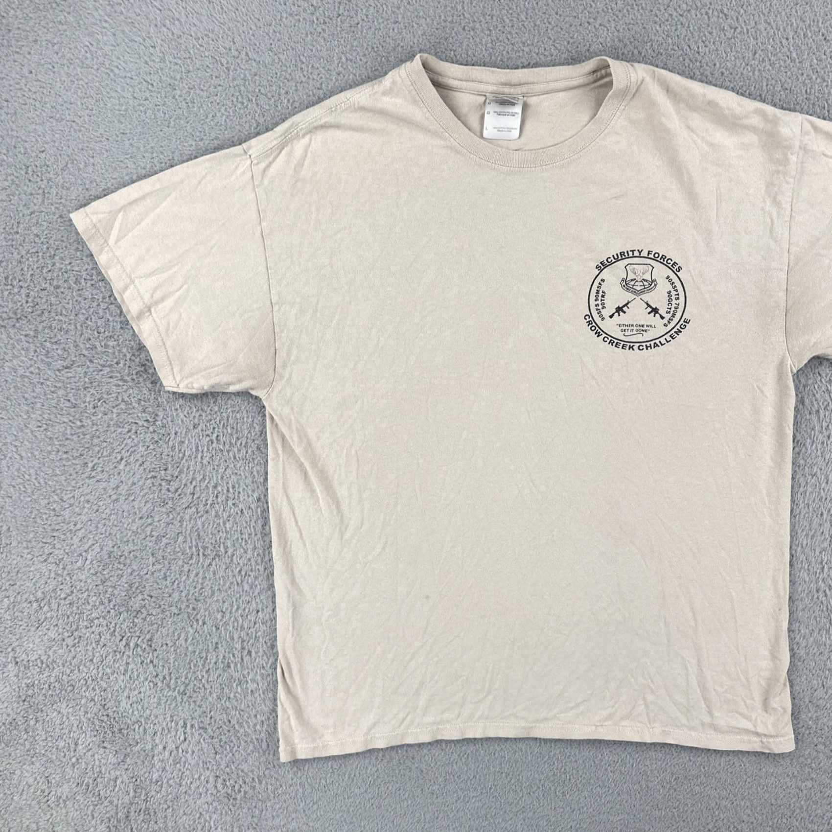 Gildan VINTAGE GILDAN T-Shirt Beige Short Sleeve Crew Neck Mens L Classic USA Military Crow Creek Challenge Cadre Size US L / EU 52-54 / 3 - 3 Thumbnail