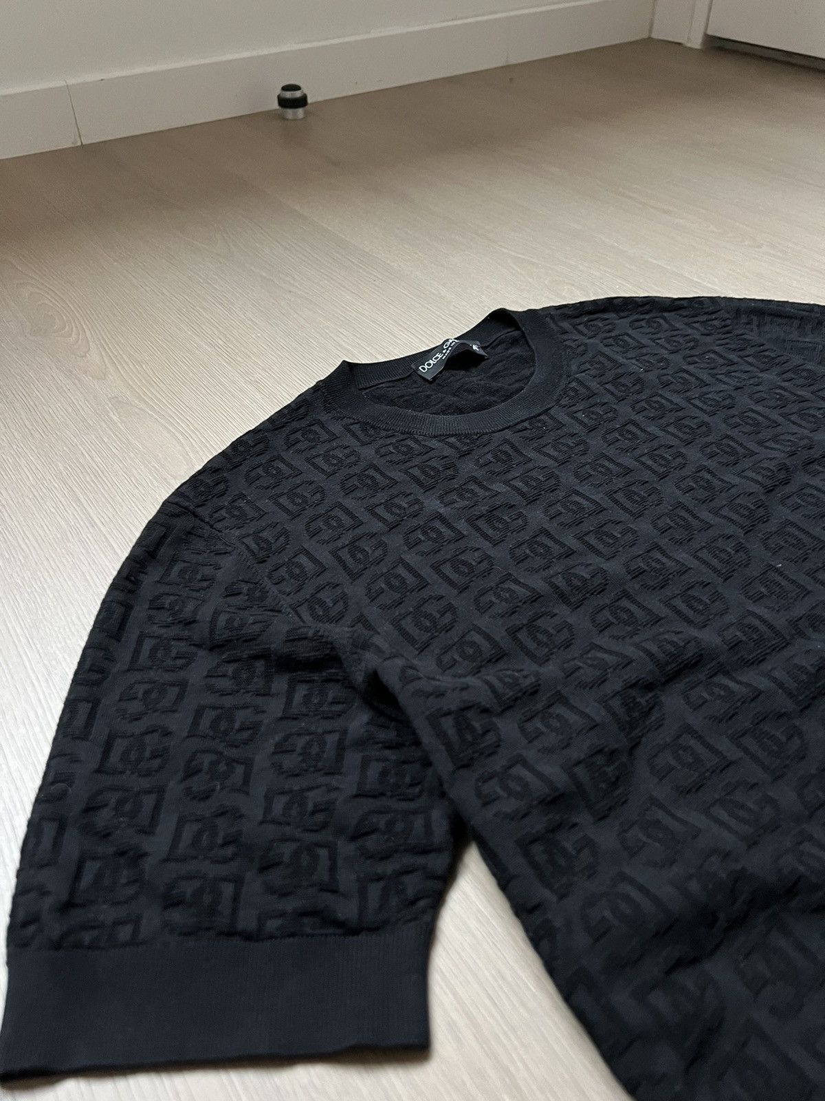 Dolce & Gabbana DG-logo silk sweater Size US M / EU 48-50 / 2 - 12 Thumbnail