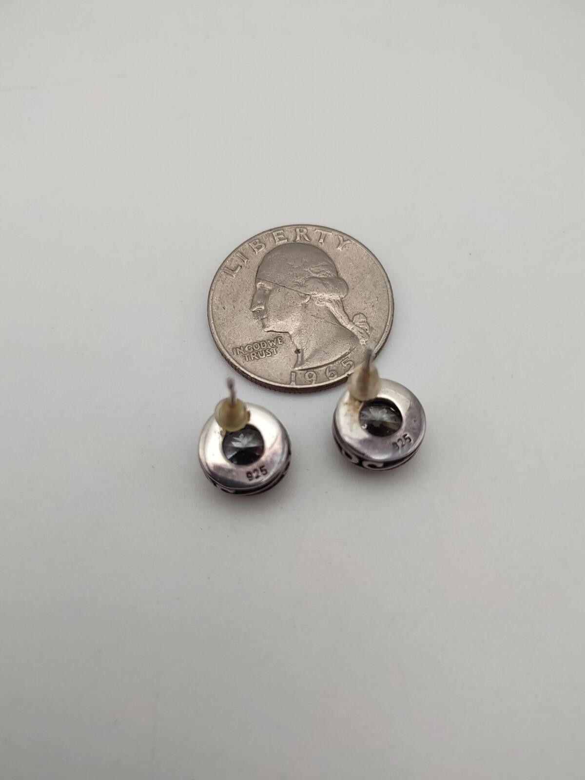 The Unbranded Brand Sterling Silver Clear CZ Stud Earrings Scroll Detail Size ONE SIZE - 4 Thumbnail