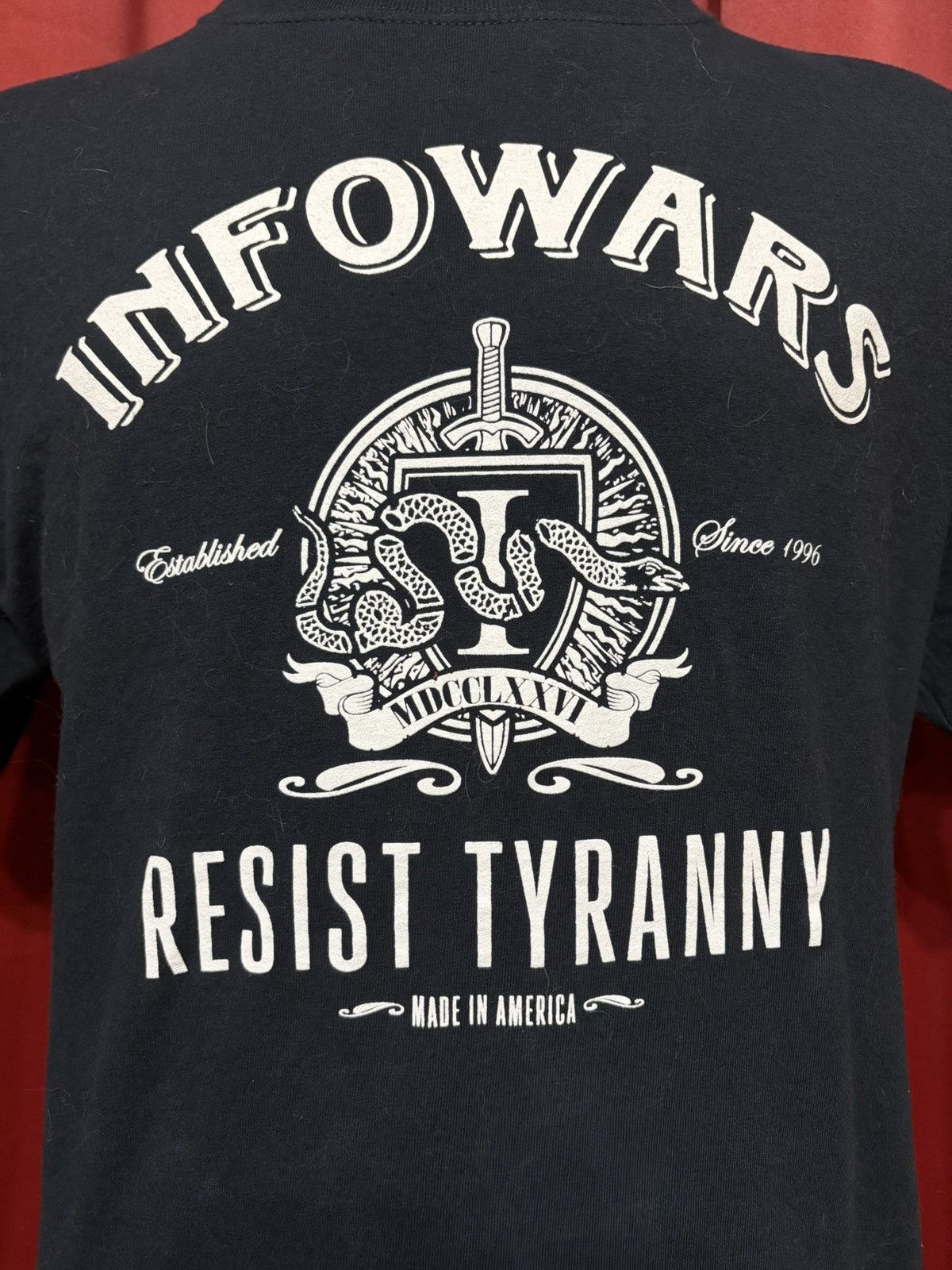 Vintage Vintage Info Wars Tshirt Y2K Alex Jones Conspiracy Tee Grail Size US L / EU 52-54 / 3 - 1 Thumbnail