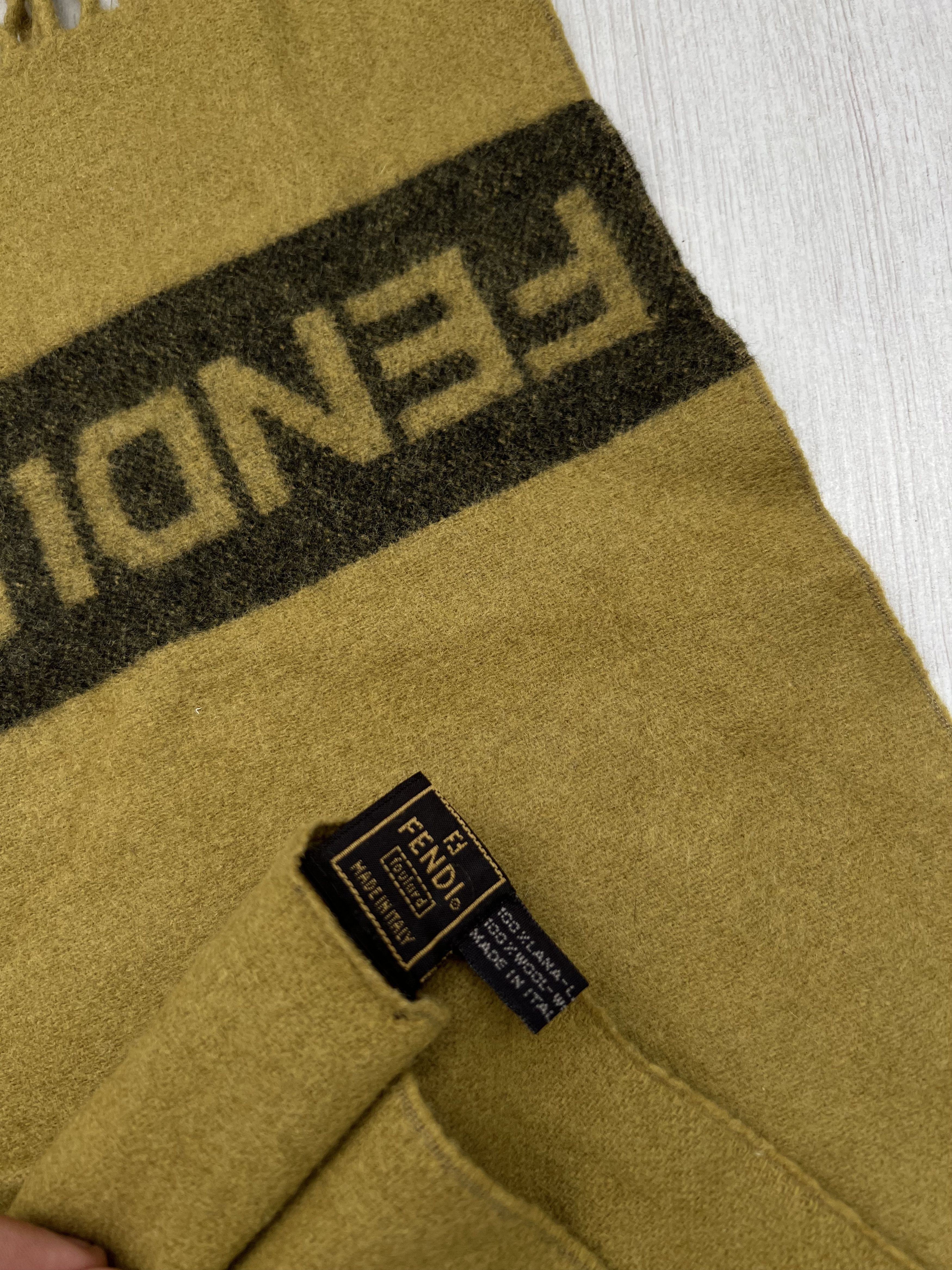 Fendi Vintage 100% Wool Unisex stole/scarf/shawl 140×30