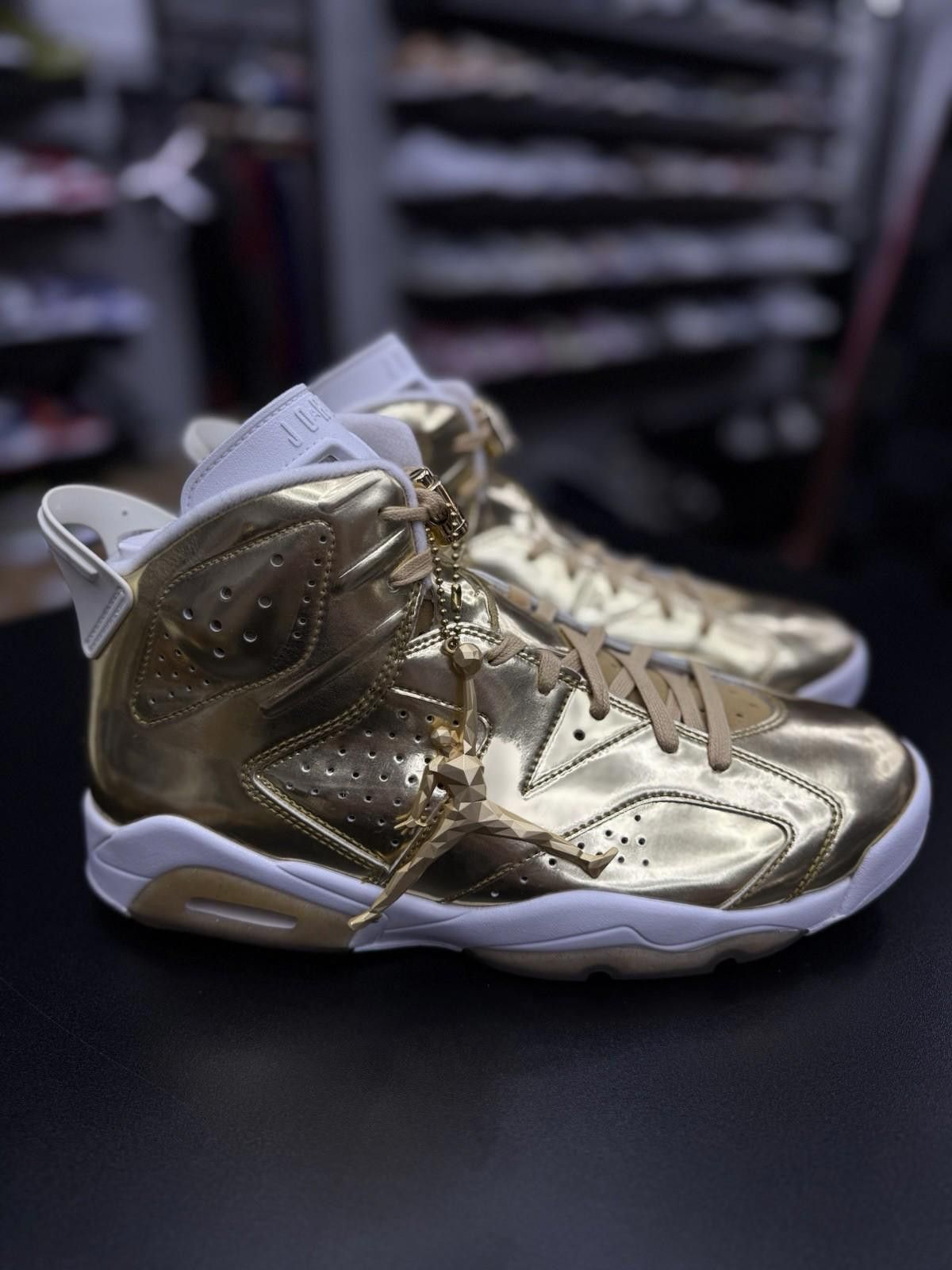 Jordan Brand Size 10 - Air Jordan 6 Retro Pinnacle (854271-730) Size US 10 / EU 43 - 1 Thumbnail