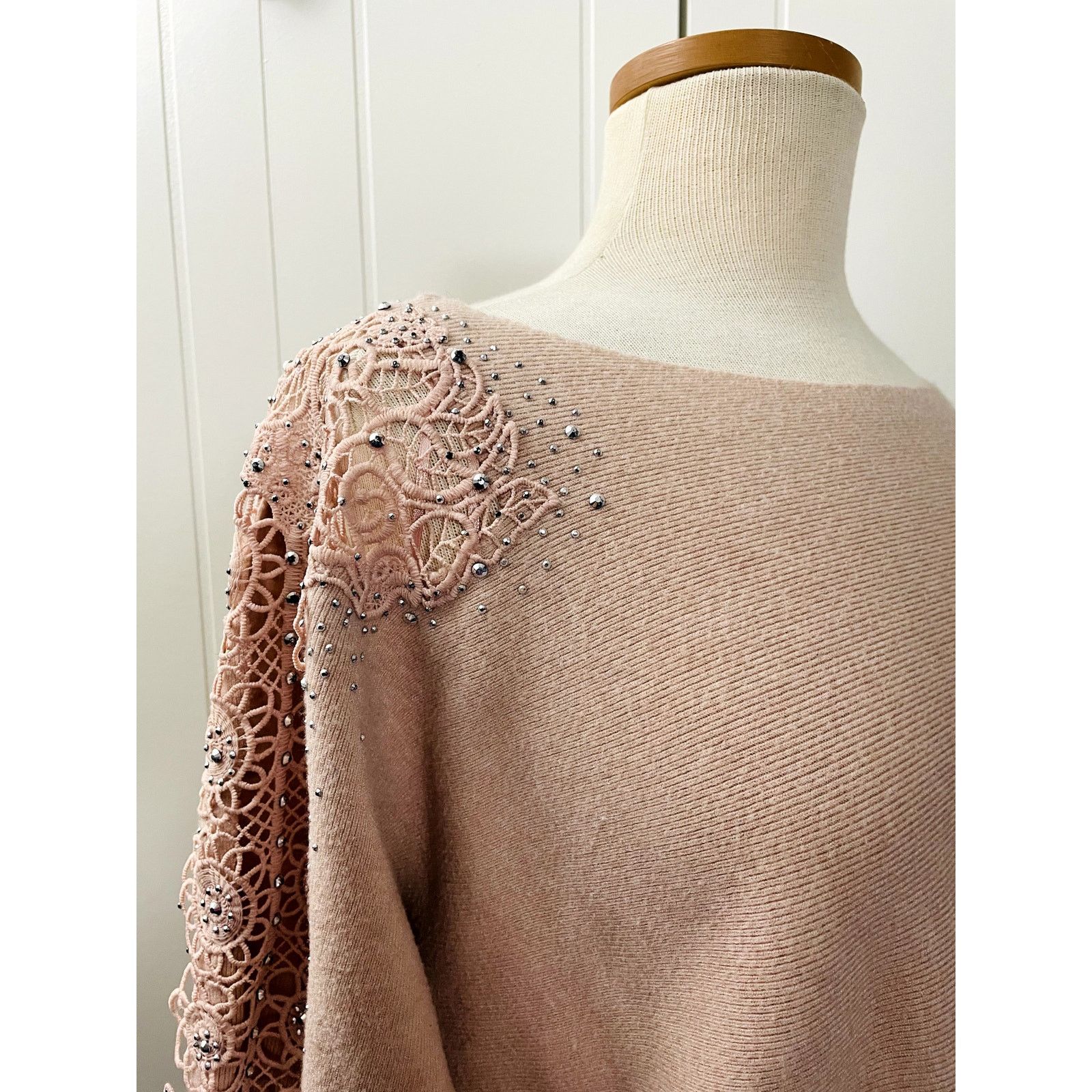 Other Preloved Siren Lily Jeweled Long Sleeve Crochet details Size XL / US 12-14 / IT 48-50 - 1 Thumbnail
