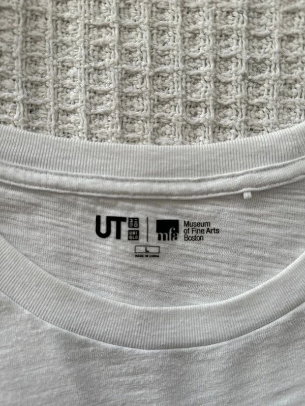Uniqlo Uniqlo UT x MFA Boston Hokusai “Great Wave” T-Shirt – Size L Size US L / EU 52-54 / 3 - 1 Thumbnail