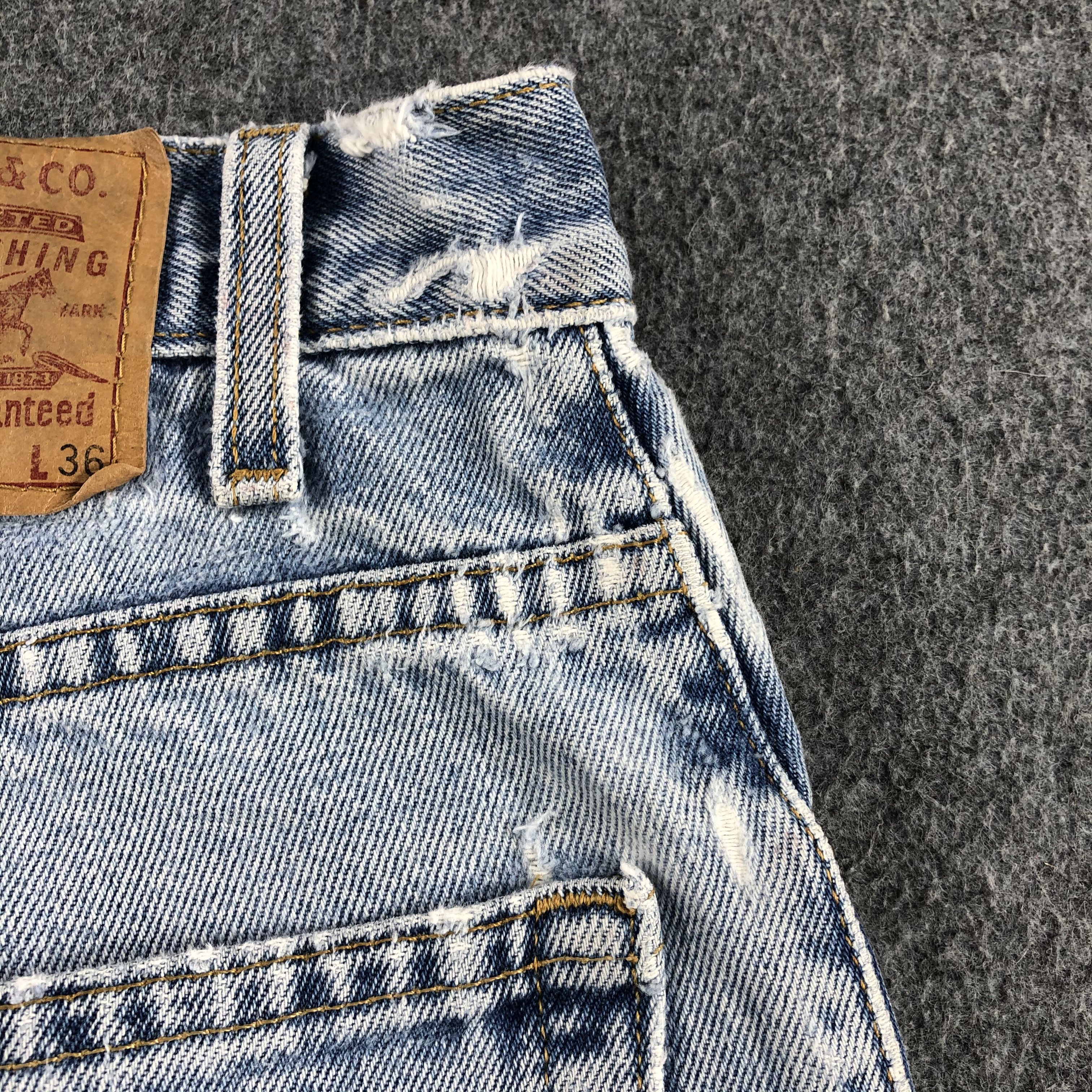 Levi's Vintage 90s Light Wash Levis 560 Jeans-J1690 Size US 34 / EU 50 - 9 Thumbnail