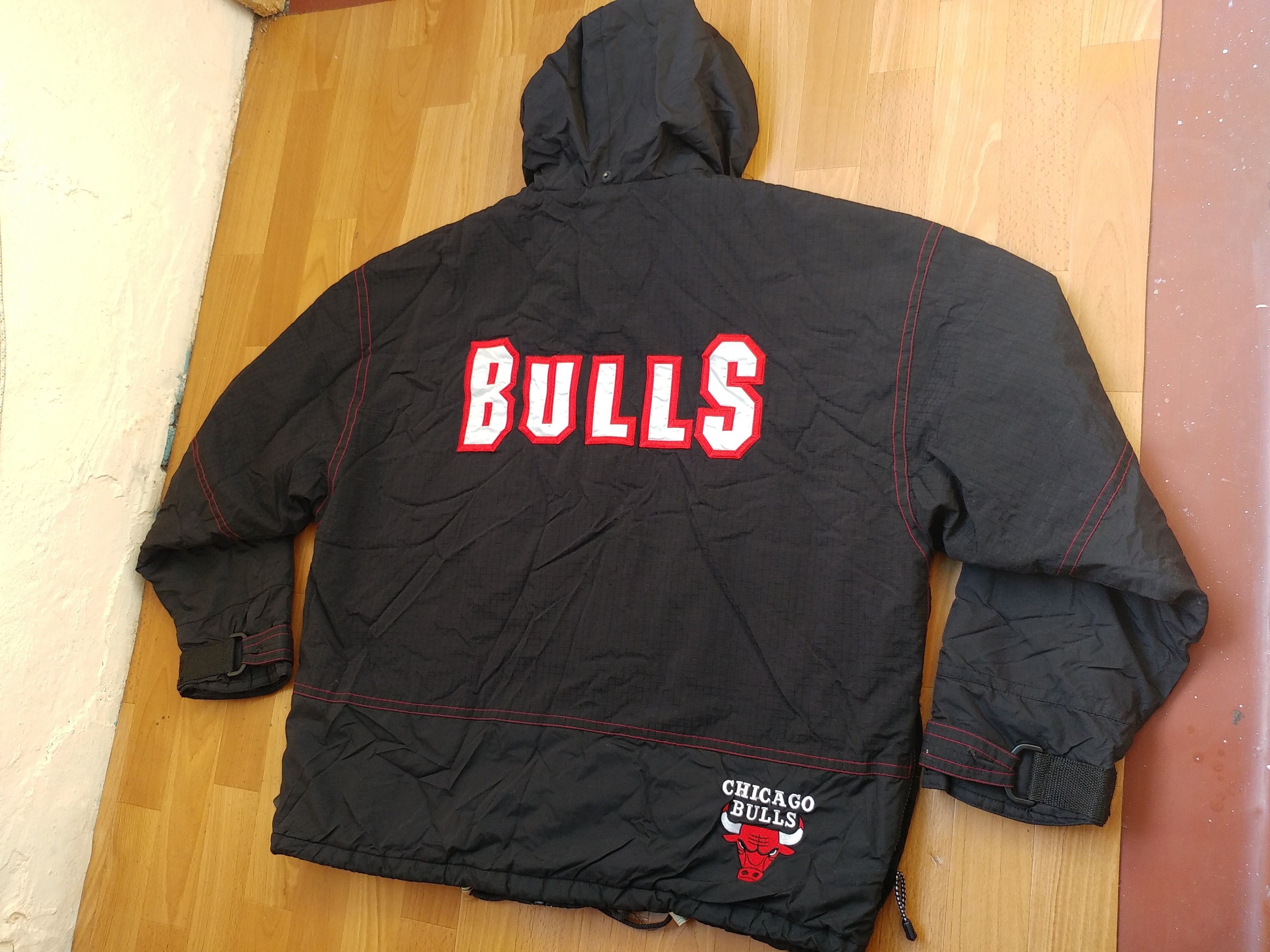 Champion NBA Chicago Bulls jacket, Champion basketball vintage 90s XL Size US XL / EU 56 / 4 - 7 Thumbnail