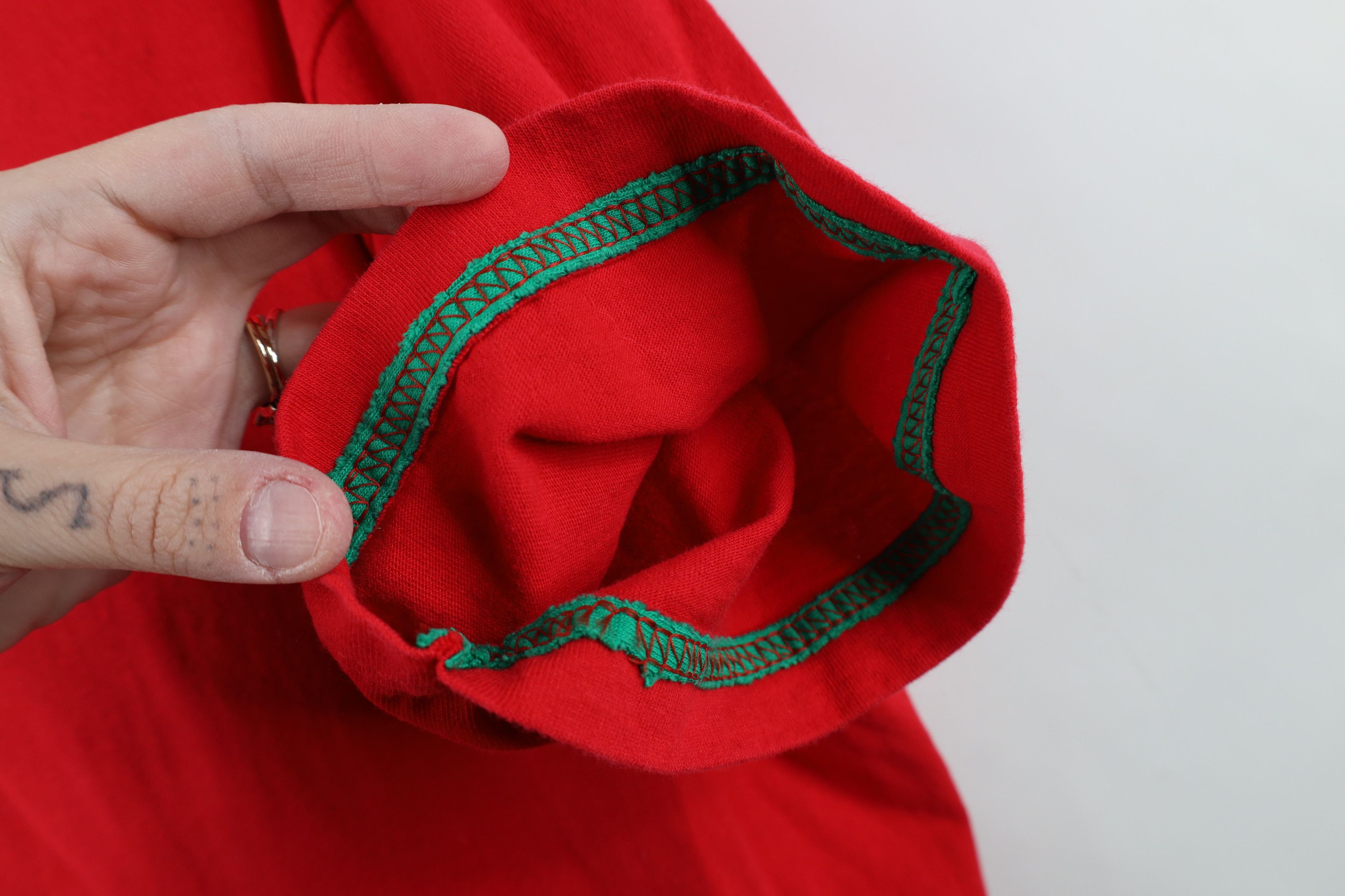 Vintage Vintage 90s Streetwear Heavyweight Cotton T-Shirt Red USA Size US XL / EU 56 / 4 - 9 Thumbnail