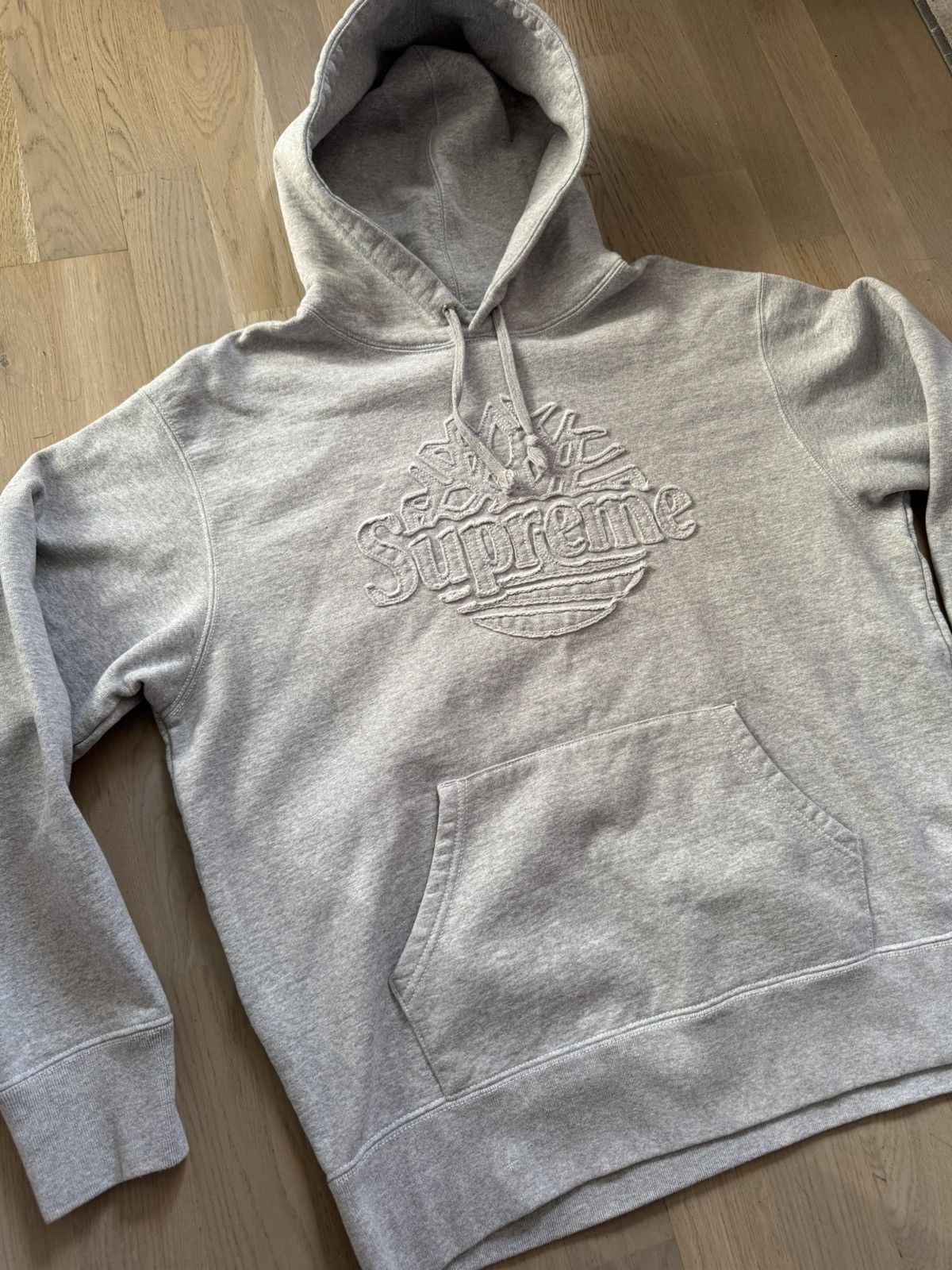 Supreme SUPREME x TIMBERLAND hoodie sizes in photos by tape measure Size US M / EU 48-50 / 2 - 3 Thumbnail