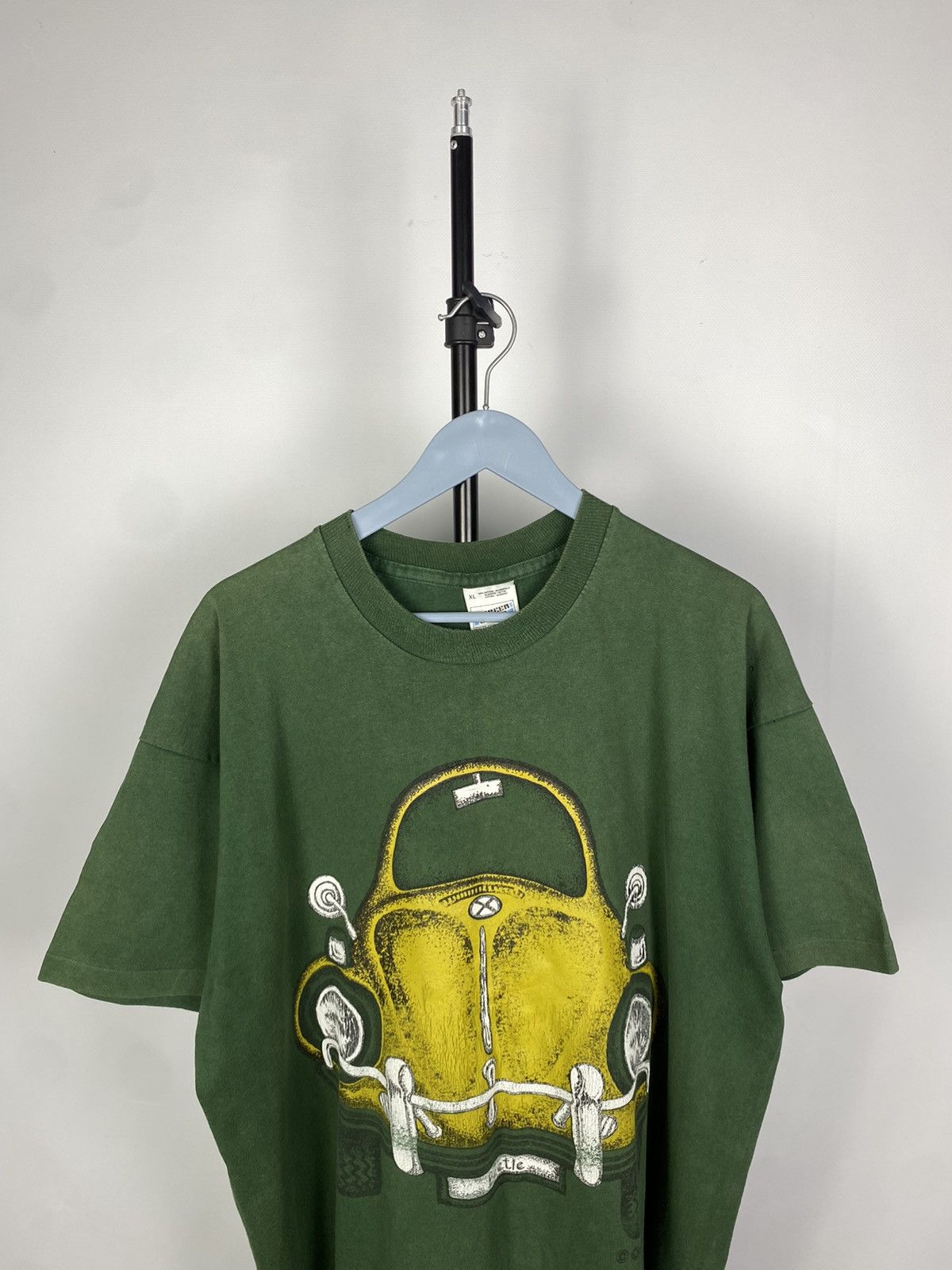Vintage Vintage 90s Racing VOLKSWAGEN Beetle Printed Car T Shirt Size US XL / EU 56 / 4 - 2 Thumbnail