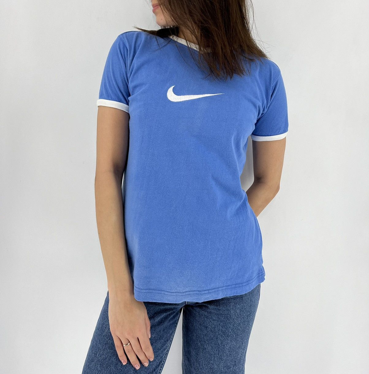 Nike × Vintage Vintage 90s Nike Big Logo Faded T-shirt Streetwear Style Size S / US 4 / IT 40 - 4 Thumbnail