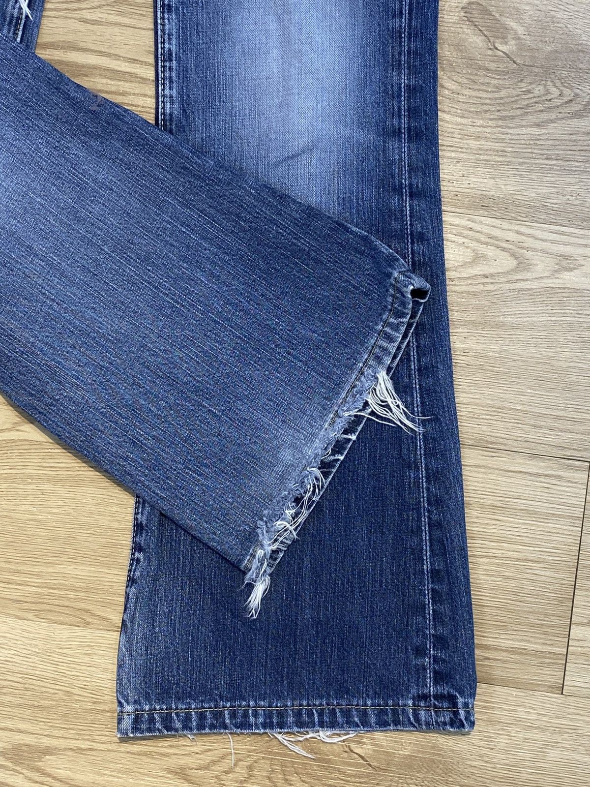 Levi's Levi’s Vintage Whiskers Blue Wash Ripped Flare Jeans Size US 30 / EU 46 - 12 Thumbnail
