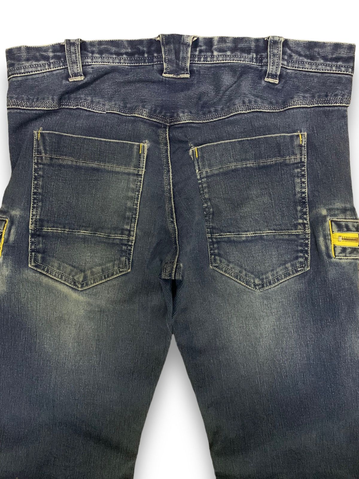 Japanese Brand Vintage Japanese Brand Multi-pockets Utility Workwear Jeans Size US 32 / EU 48 - 12 Thumbnail