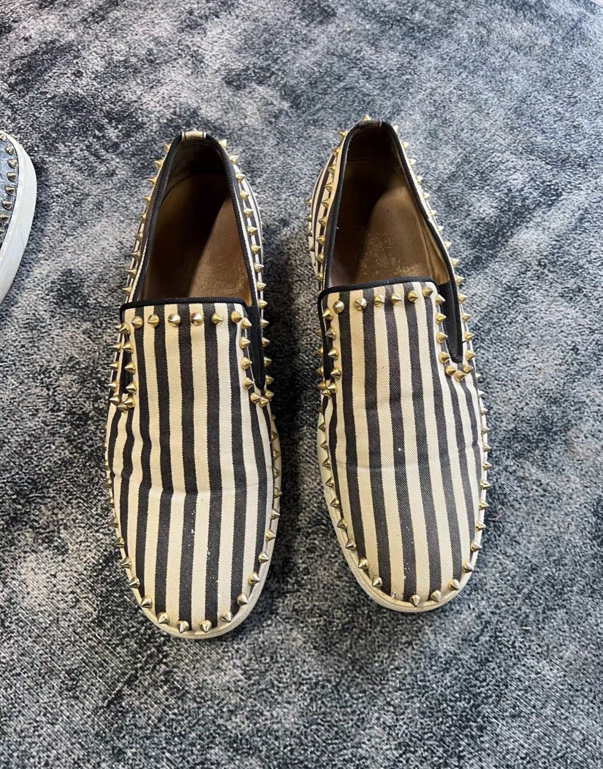 Christian Louboutin Christian Louboutin Studded Slip-On Shoes J42 Size US 9 / EU 42 - 2 Thumbnail