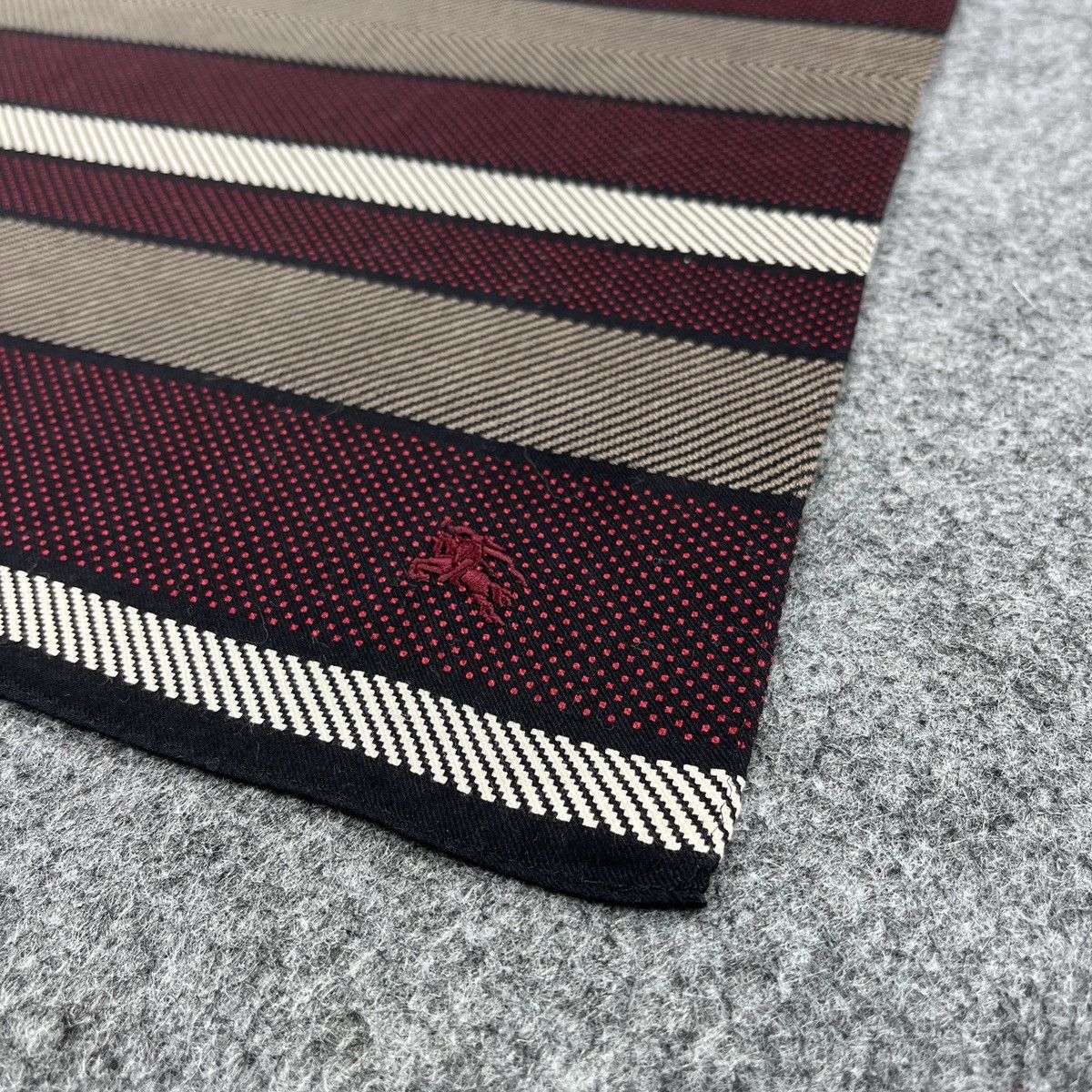 Burberry Burberry Handkerchief / Bandana / Neckerchief B1754 Size ONE SIZE - 5 Thumbnail