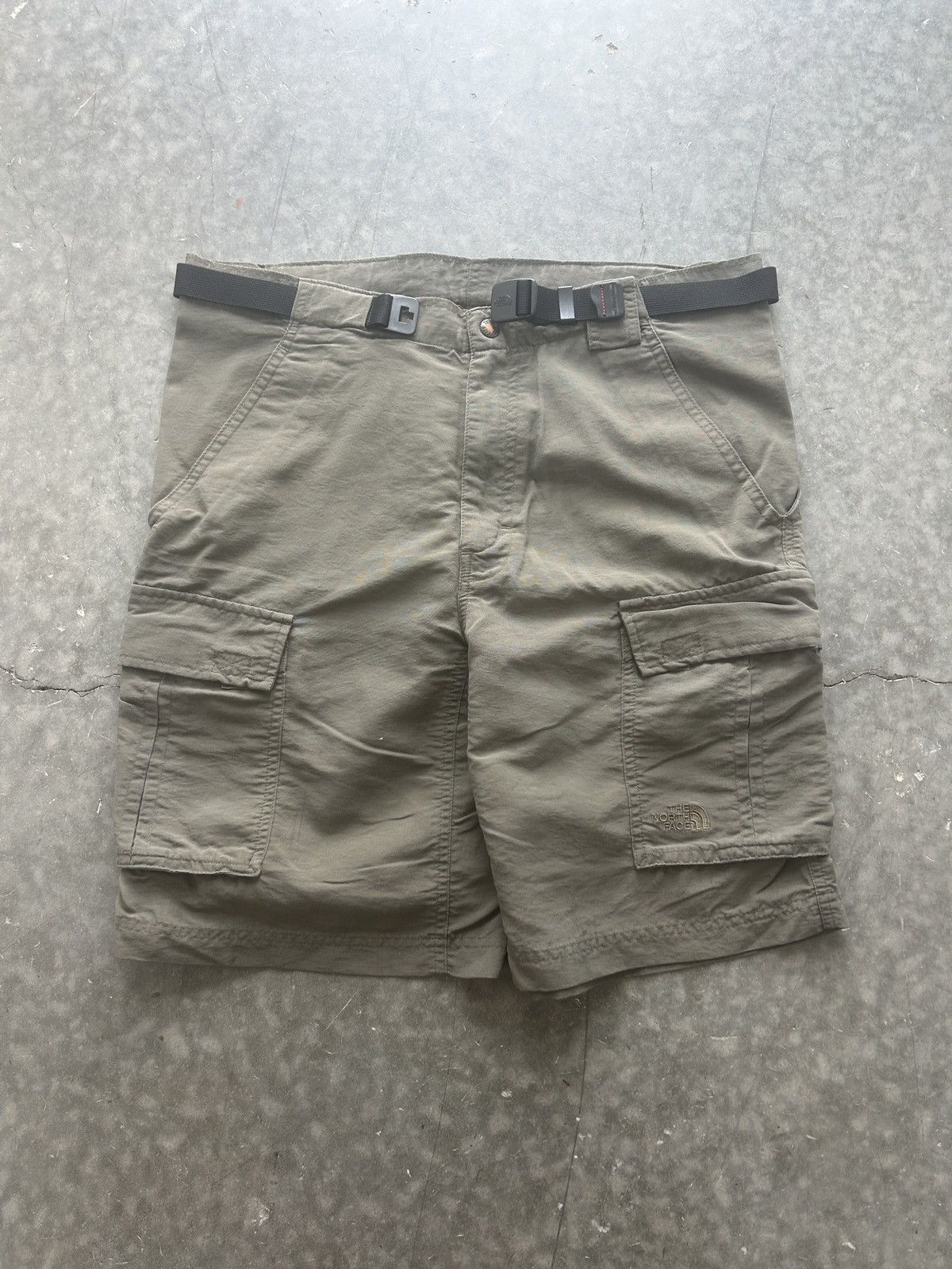 The North Face × Vintage Vintage Y2K The North Face Belted Nylon Shorts Size US 34 / EU 50 - 1 Thumbnail