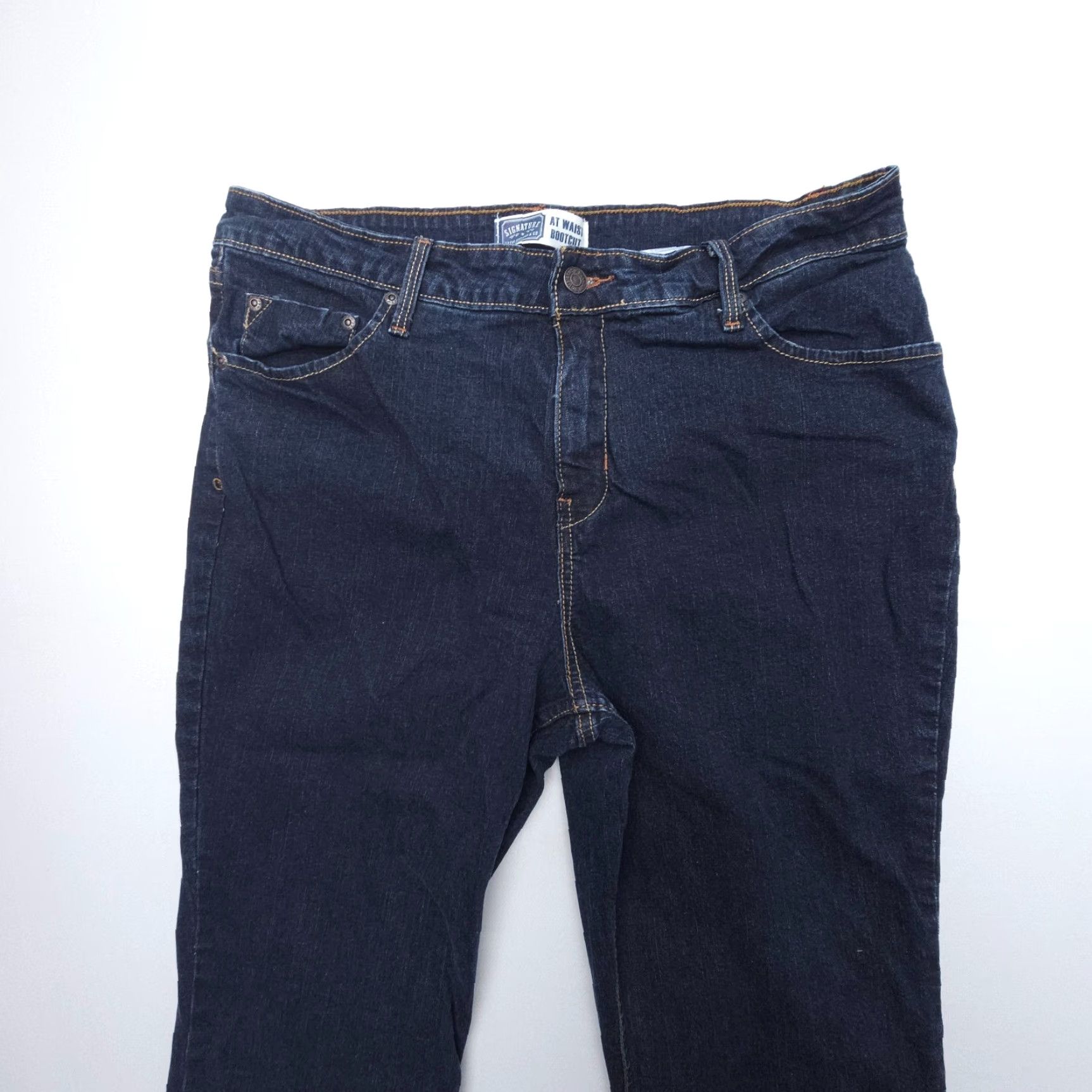 Levi's VINTAGE Levi's Signature At Waist Bootcut Jeans Size 14 Misses Dark Wash Y2K 2000s Denim Jeans Size 36" / US 14 / IT 50 - 3 Thumbnail