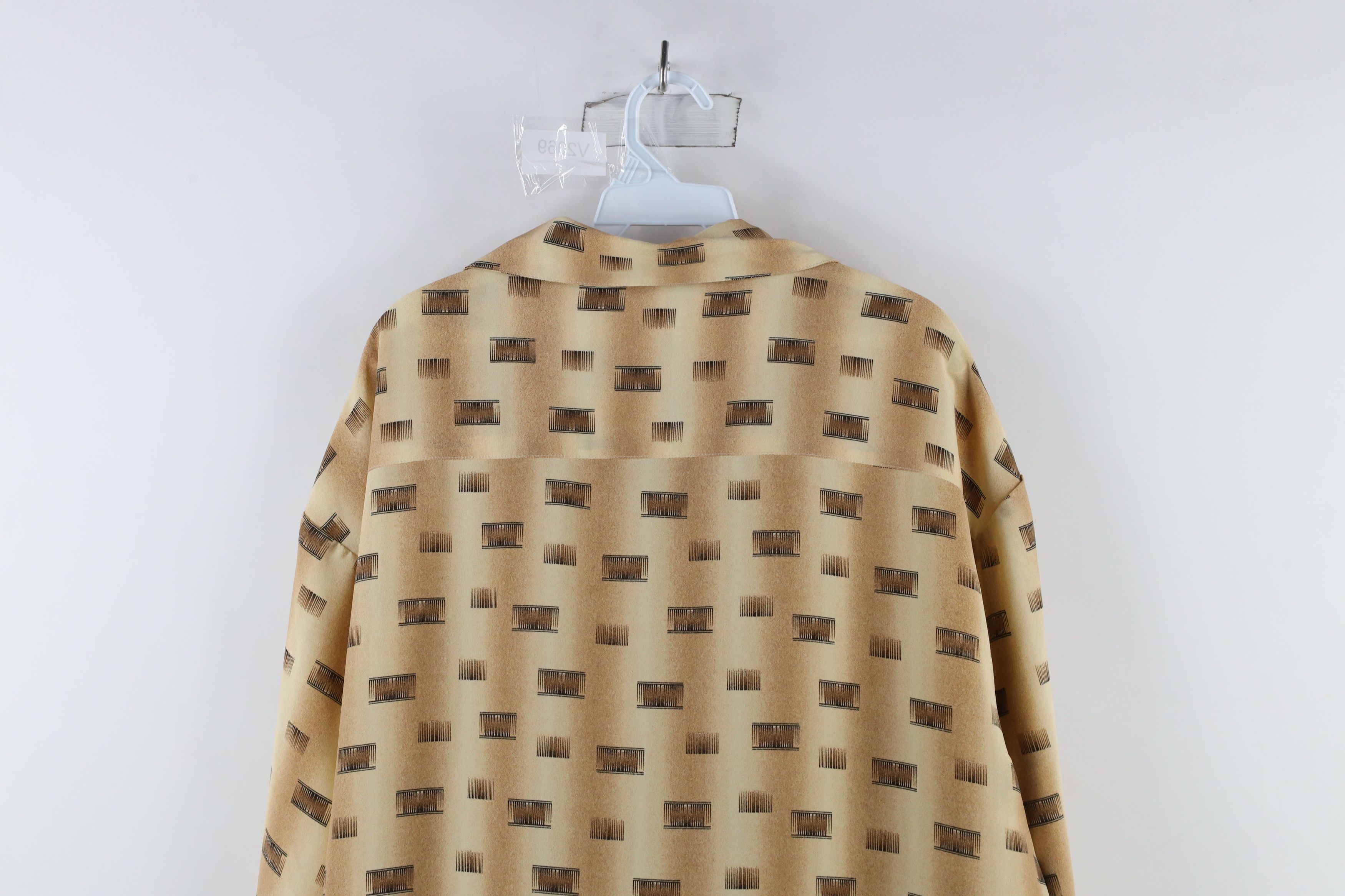Vintage Vintage 90s Streetwear Camp Collar Short Sleeve Button Shirt Size US XXL / EU 58 / 5 - 10 Thumbnail