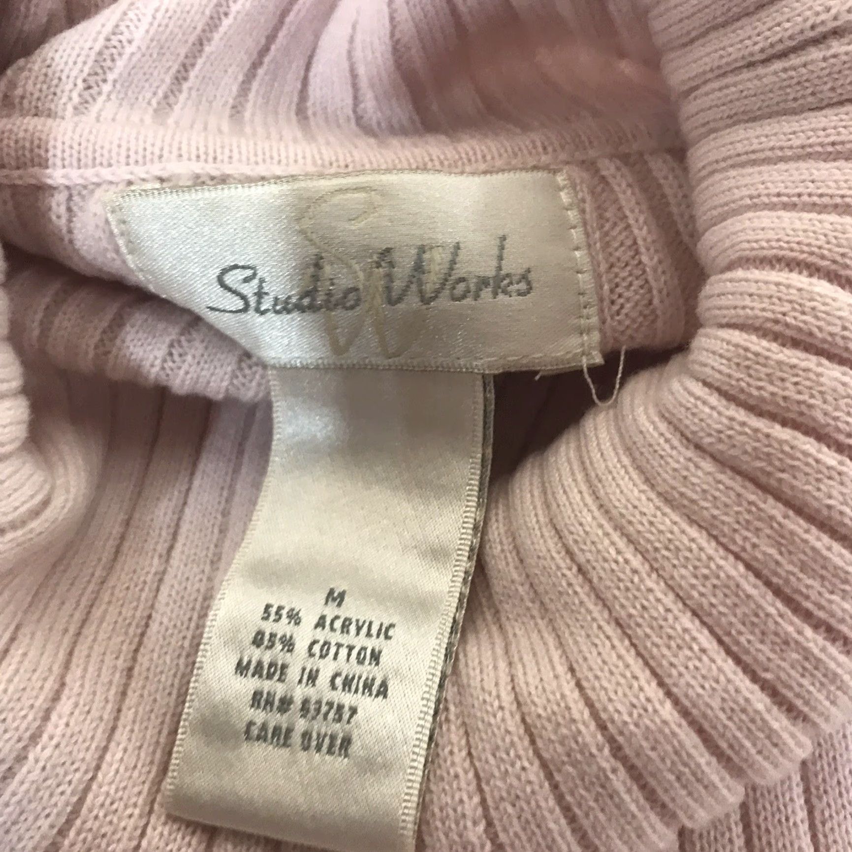 Vintage Studio Works Pink Turtleneck Sweater Womens Size M Casual Pullover Classic Lightweight Size M / US 6-8 / IT 42-44 - 3 Thumbnail