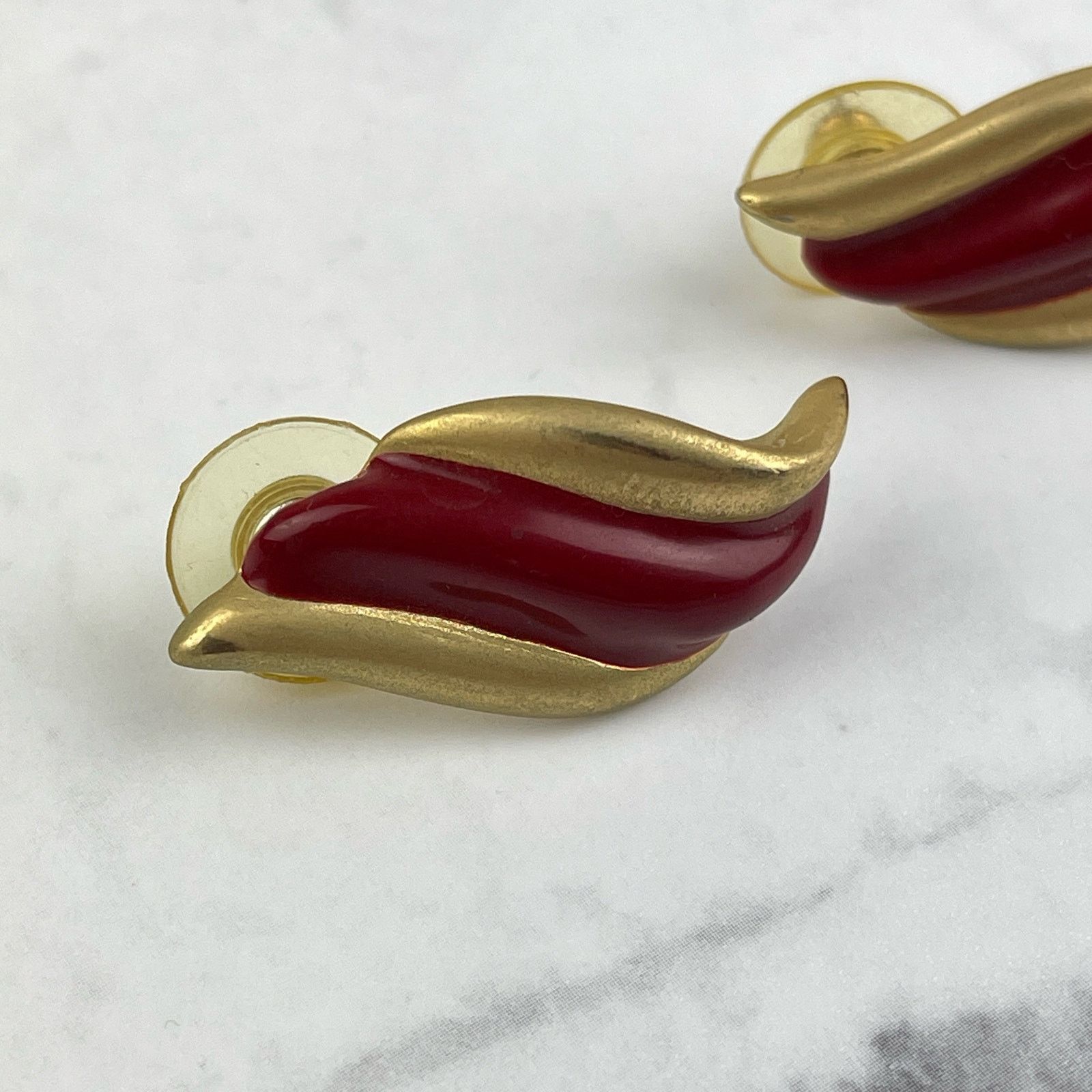Vintage VTG 70’s 80’s Wavy Earrings Gold Red Enamel Retro Mob Wife Size ONE SIZE - 5 Thumbnail