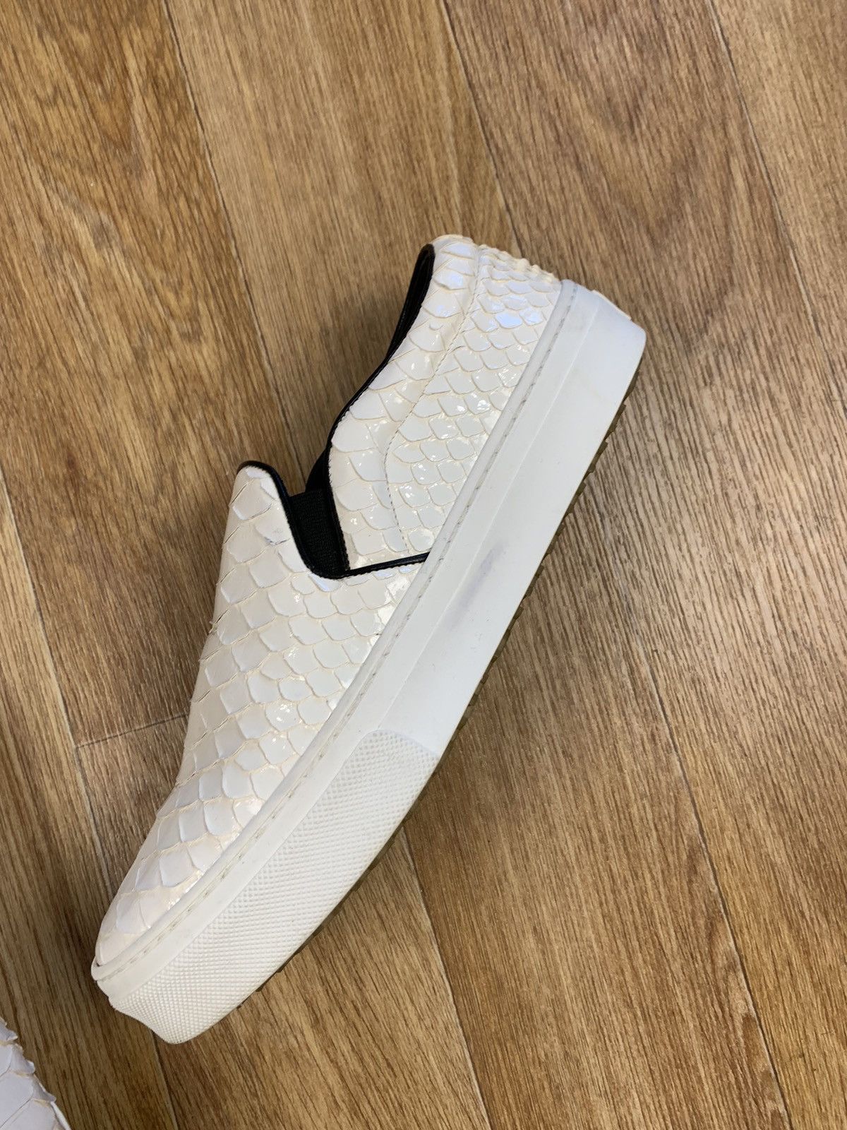 Celine Celine White Glossy Python Slip On Sneakers Size 37 Size US 7 / IT 37 - 6 Thumbnail