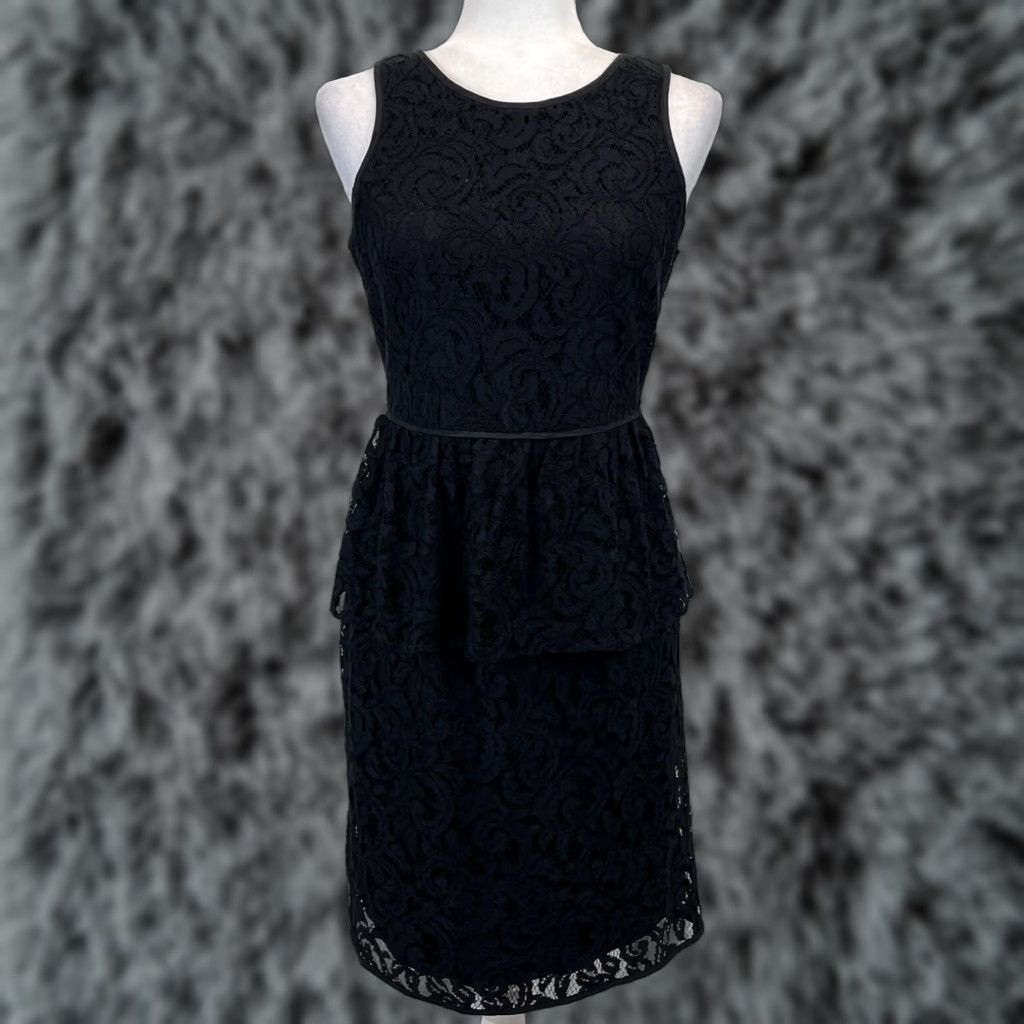 Banana Republic VINTAGE Banana Republic Black Lace Peplum Waist Sleeveless Dress Women's 4 Knee Length Size S / US 4 / IT 40 - 1 Thumbnail