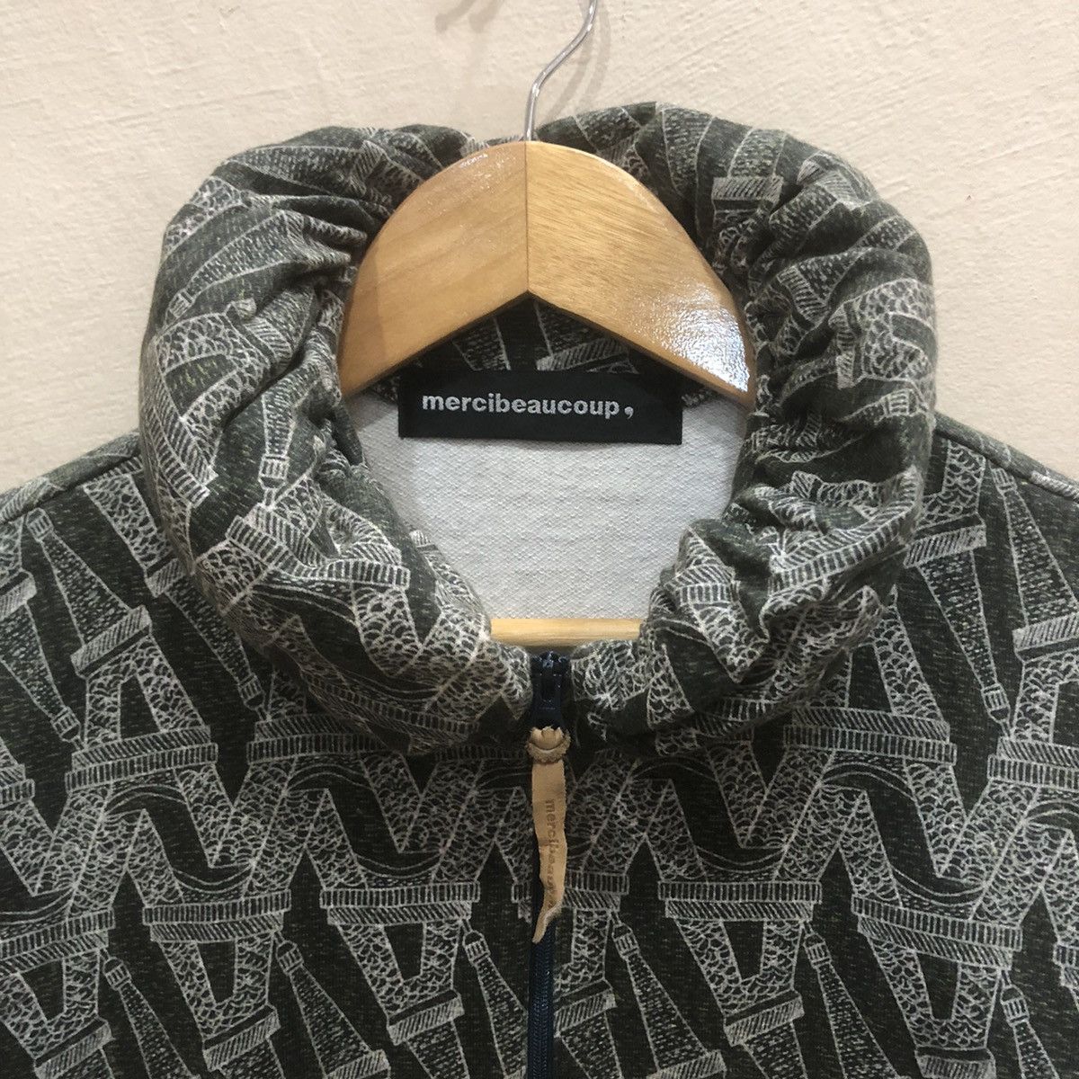 Issey Miyake × mercibeaucoup Mercibeaucoup Croptop Paris Eifil Tower Abstrct Full Zipper Size S / US 4 / IT 40 - 4 Thumbnail