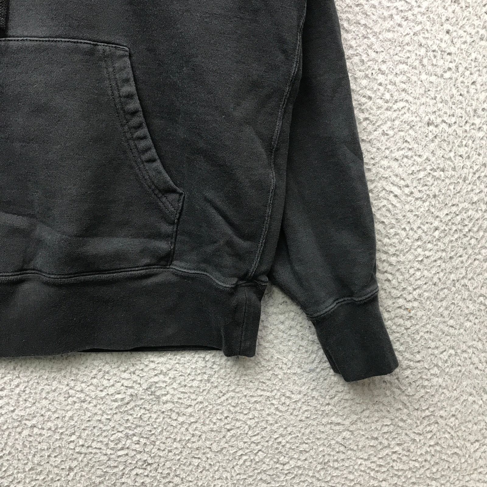 Uniqlo Uniqlo UT Jeff Koons Balloon Dog Hoodie Mens Small Black Size US S / EU 44-46 / 1 - 4 Thumbnail