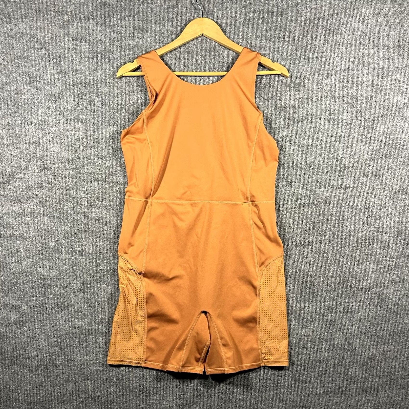 Fabletics Fabletics One Piece Romper Athletic Workout Yoga Bodysuit L Orange Nylon Elastane Sleeveless Zip Logo Pockets Stretch Size L / US 10 / IT 46 - 6 Thumbnail
