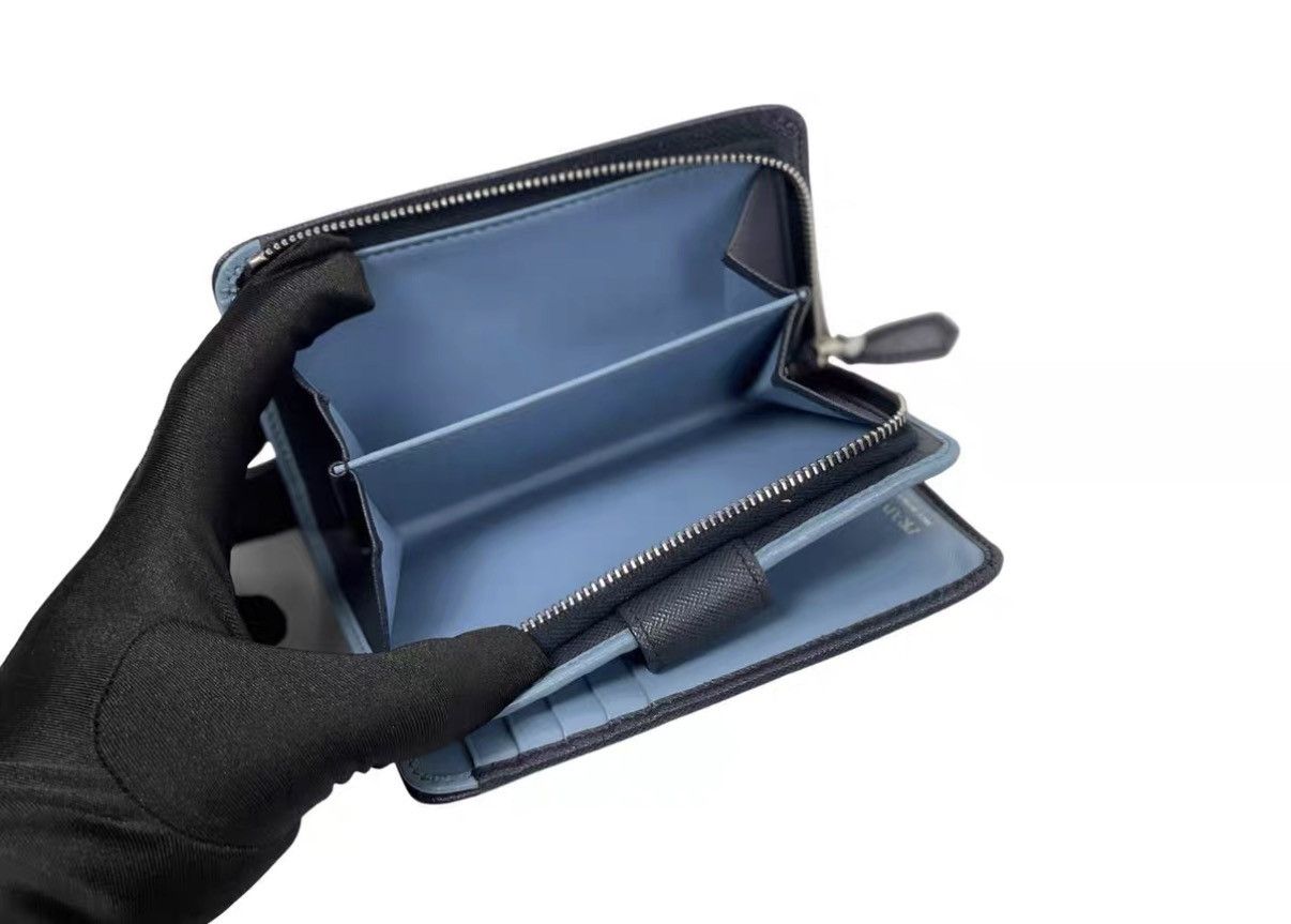 Prada Prada Classic Leather Zip Wallet J31 Size ONE SIZE - 4 Thumbnail