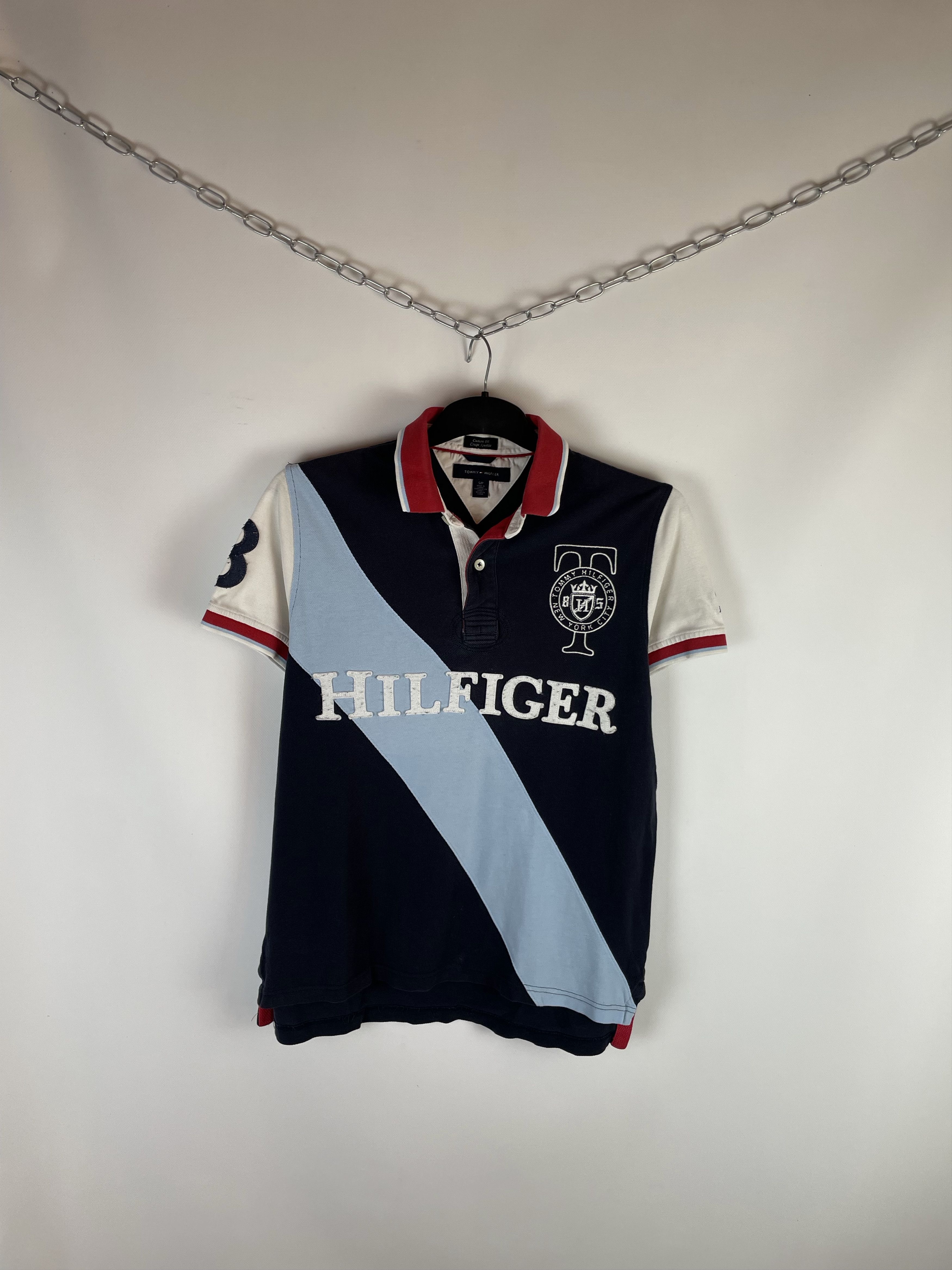 Other Vintage Tommy Hilfiger Polo T Shirt Rugby Big Logo 90s Size US S / EU 44-46 / 1 - 1 Thumbnail