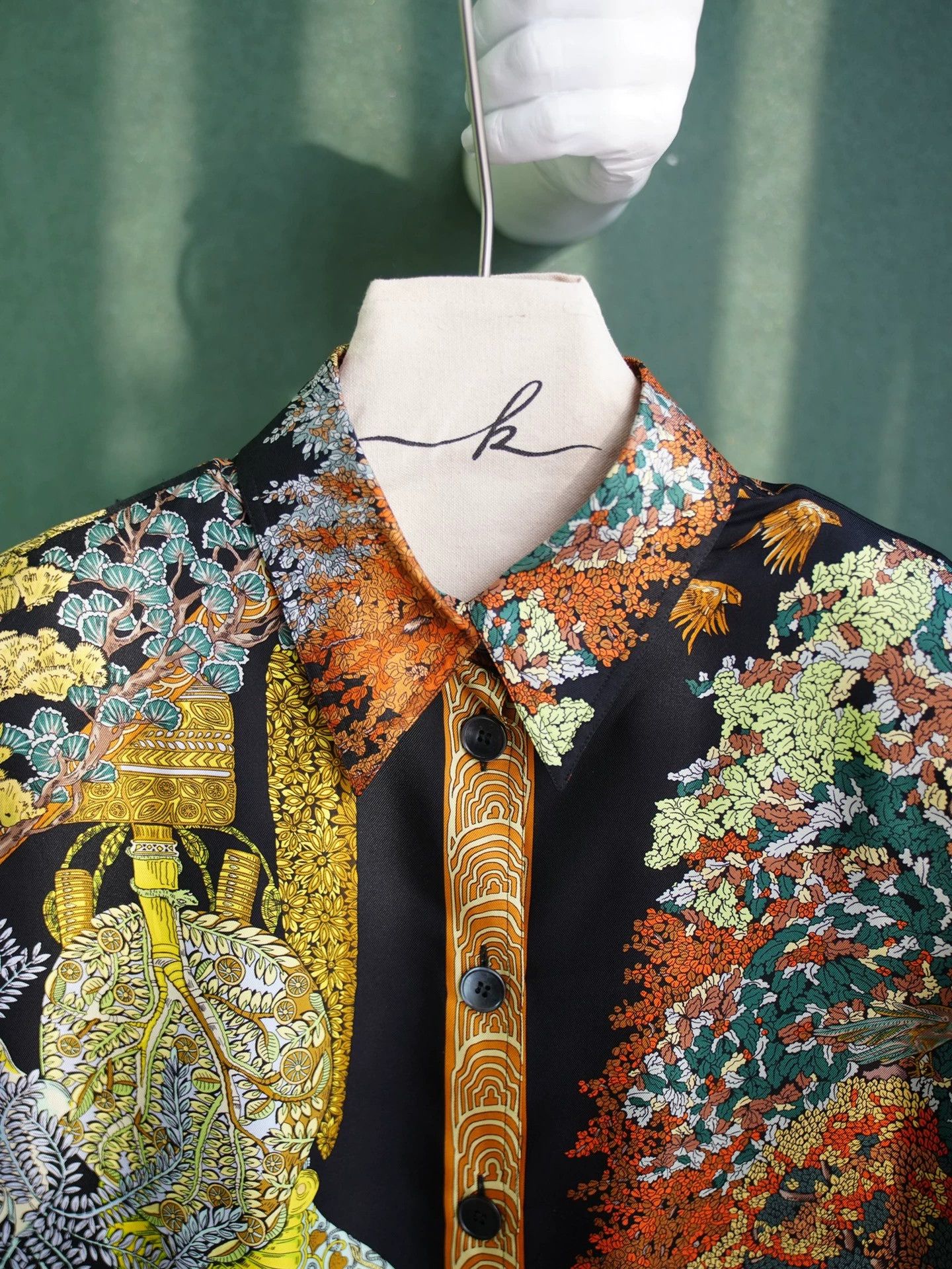 Hermes Hermes Vintage Jungle Legend Silk Shirt Black Oversized Size M / US 6-8 / IT 42-44 - 5 Thumbnail