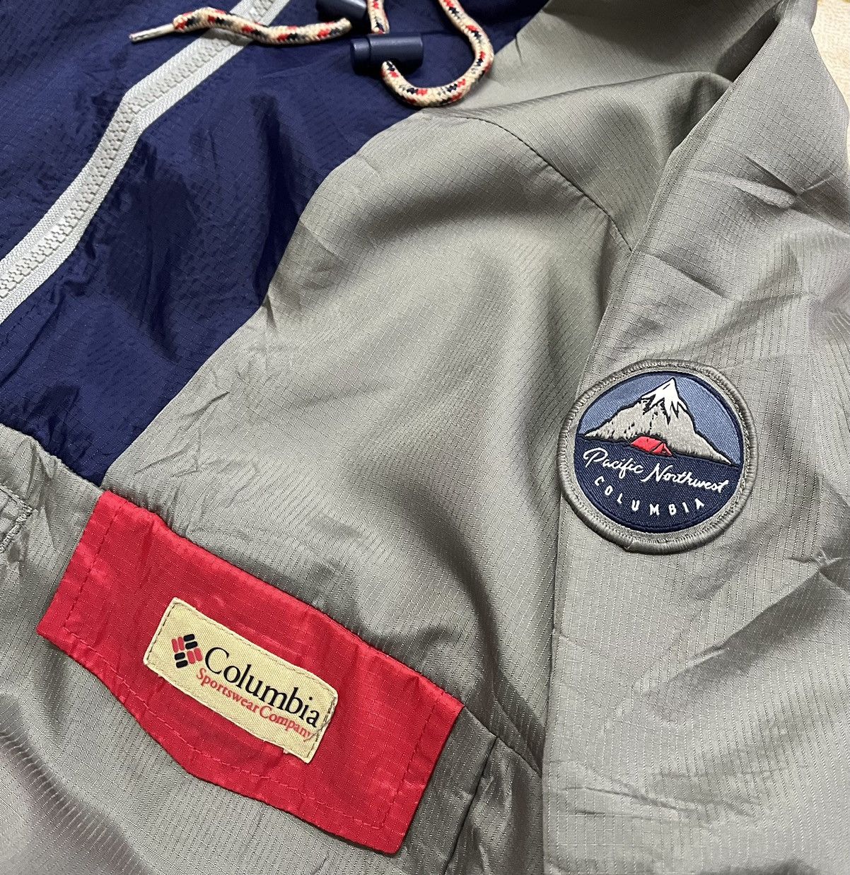 Columbia COLUMBIA Very Rare Design Windbreaker/Light Jacket Size US L / EU 52-54 / 3 - 9 Thumbnail