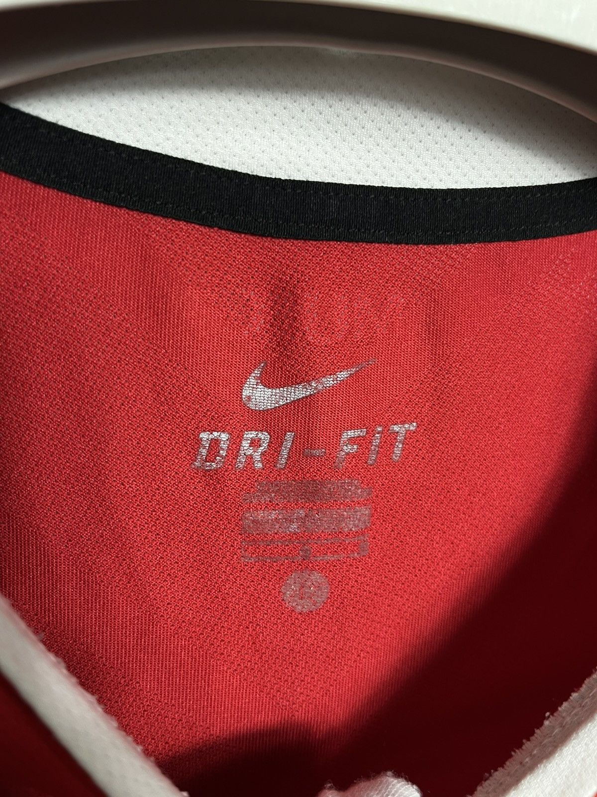 Nike MANCHESTER UNITED 2010/2011 HOME SHIRT PATCH Barclays Size US L / EU 52-54 / 3 - 4 Thumbnail