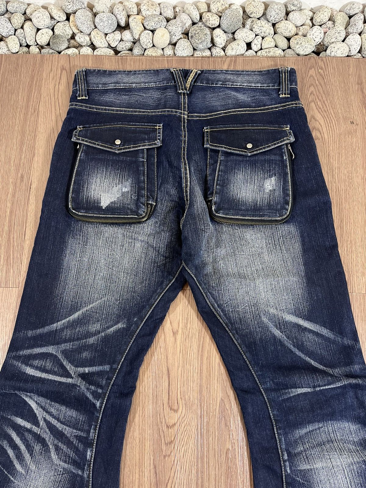 PPFM PPFM Curved Arch Distressed Denim Jeans Size US 33 - 5 Thumbnail