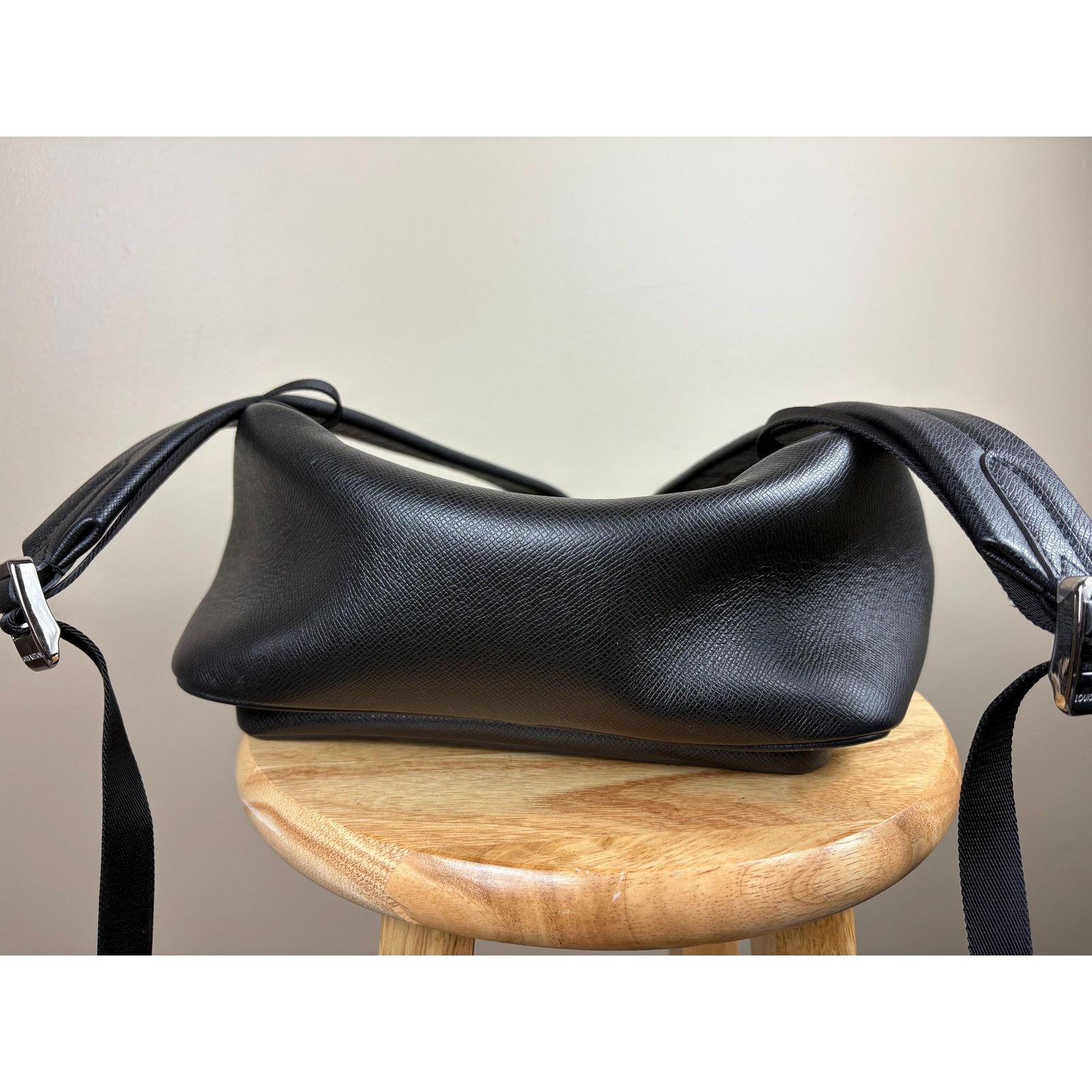 Louis Vuitton Authentic Louis Vuitton Taiga Leather Alex Black Backpack Size ONE SIZE - 7 Thumbnail