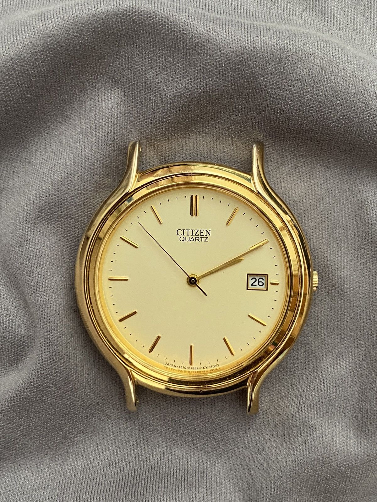 Square-dial Citizen Quartz Vintage Watch | Silver Japan