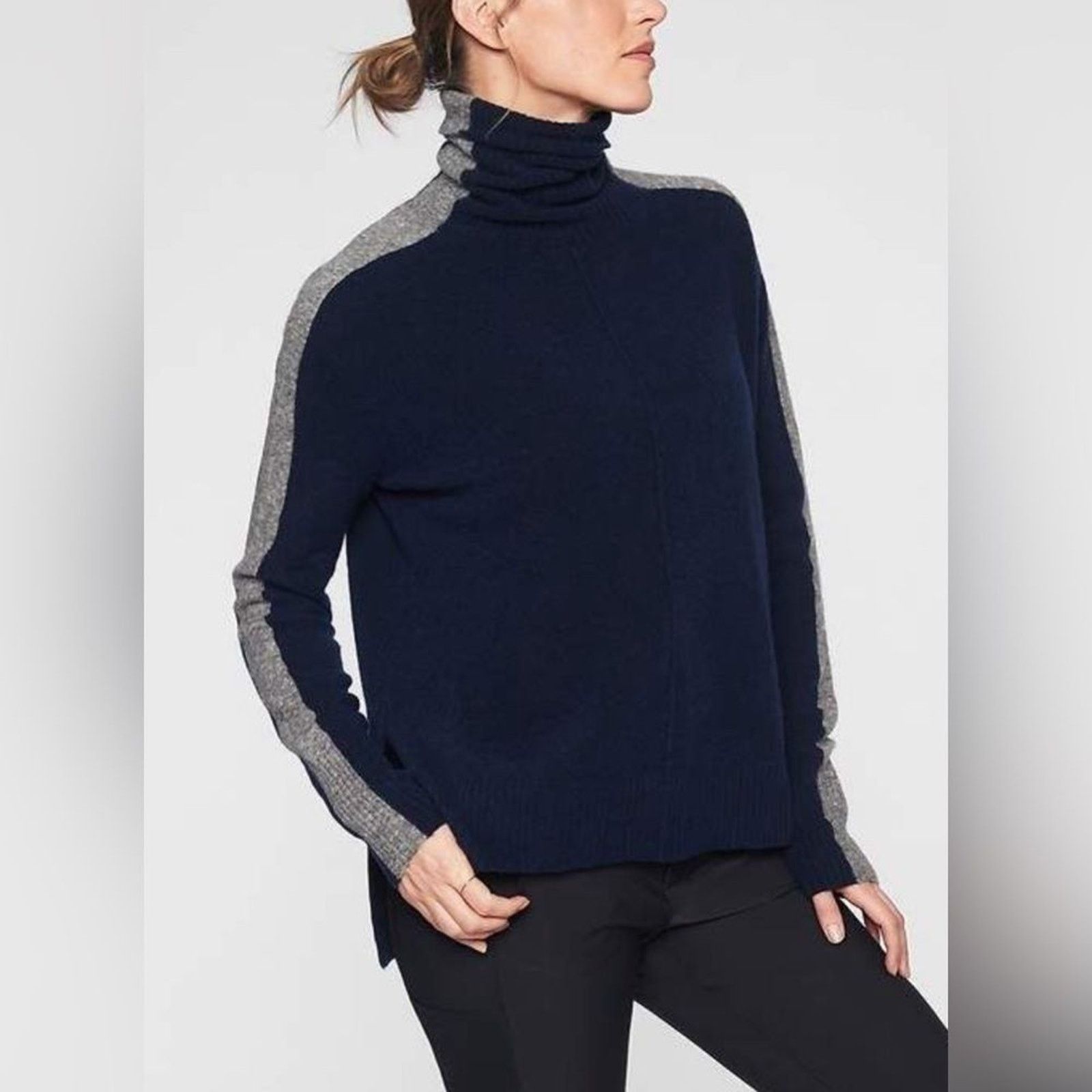 Athleta Athleta Sweater Womens Size Medium Navy Blue Mock Neck Size M / US 6-8 / IT 42-44 - 2 Thumbnail