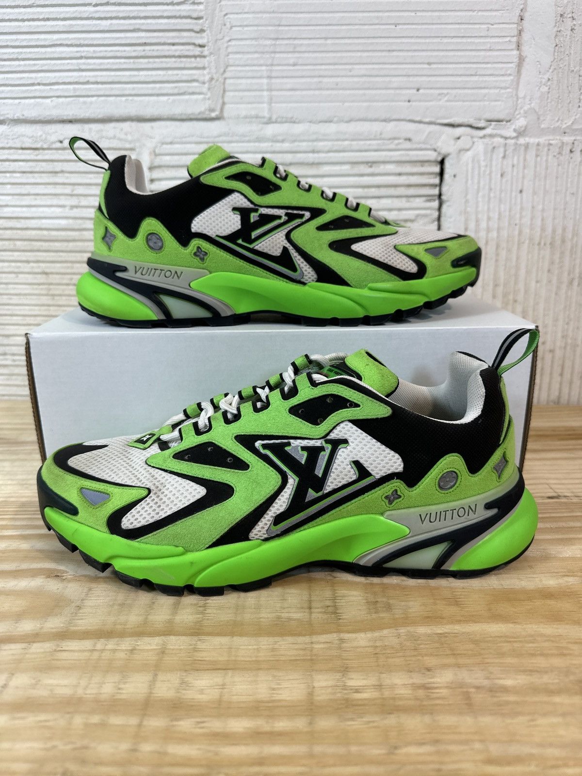 Pre-owned Louis Vuitton Virgil Abloh Green Runner Sneaker Size 8 In Green/white