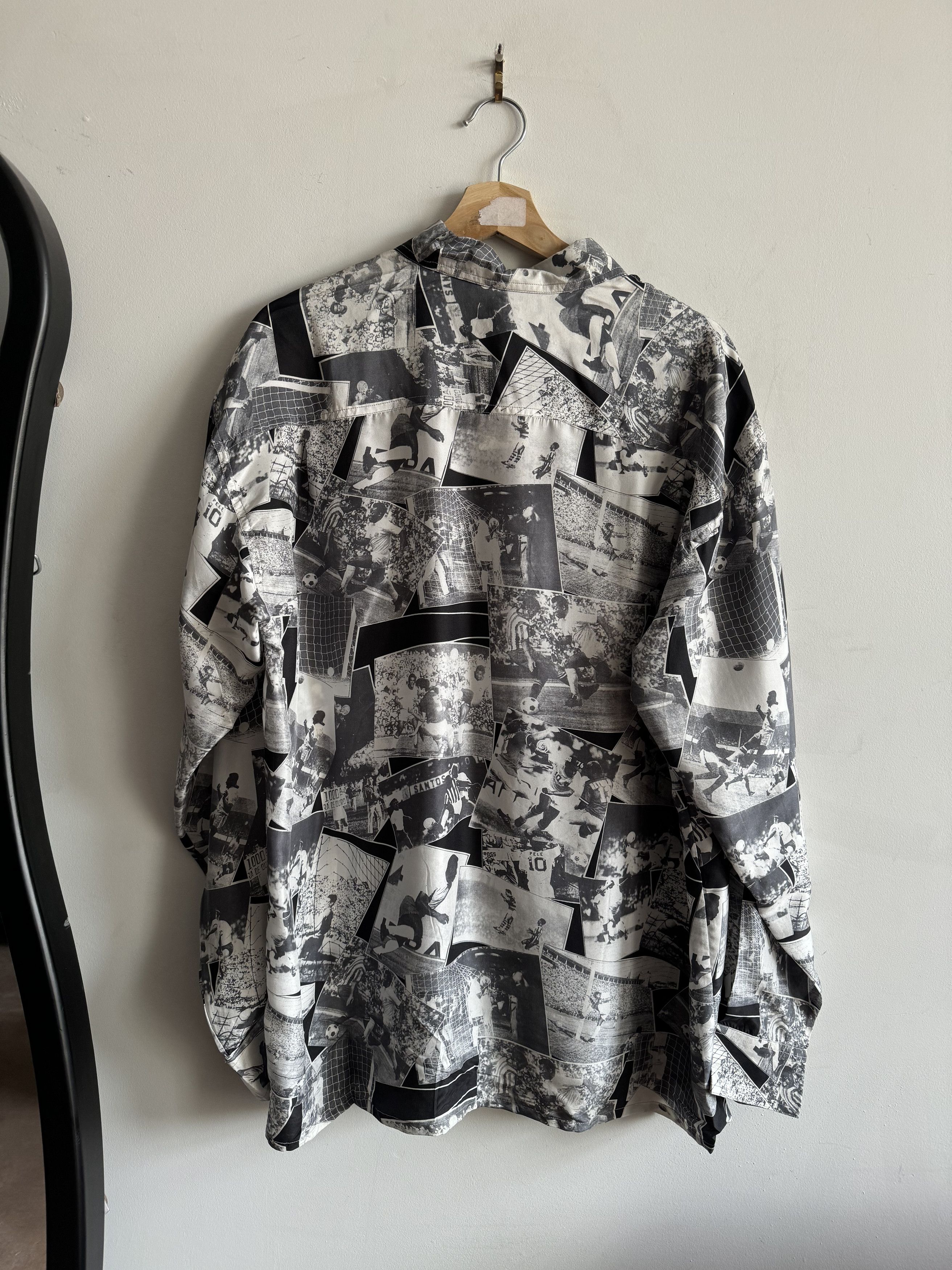 Vintage 90s Pele Soccer Silk Button ups Size M Size US M / EU 48-50 / 2 - 2 Thumbnail