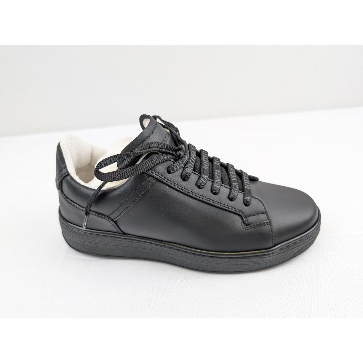 Bottega Veneta o1rshd1 Bolt Calf Low-Top Sneakers in Nero Size US 6 / EU 39 - 2 Thumbnail