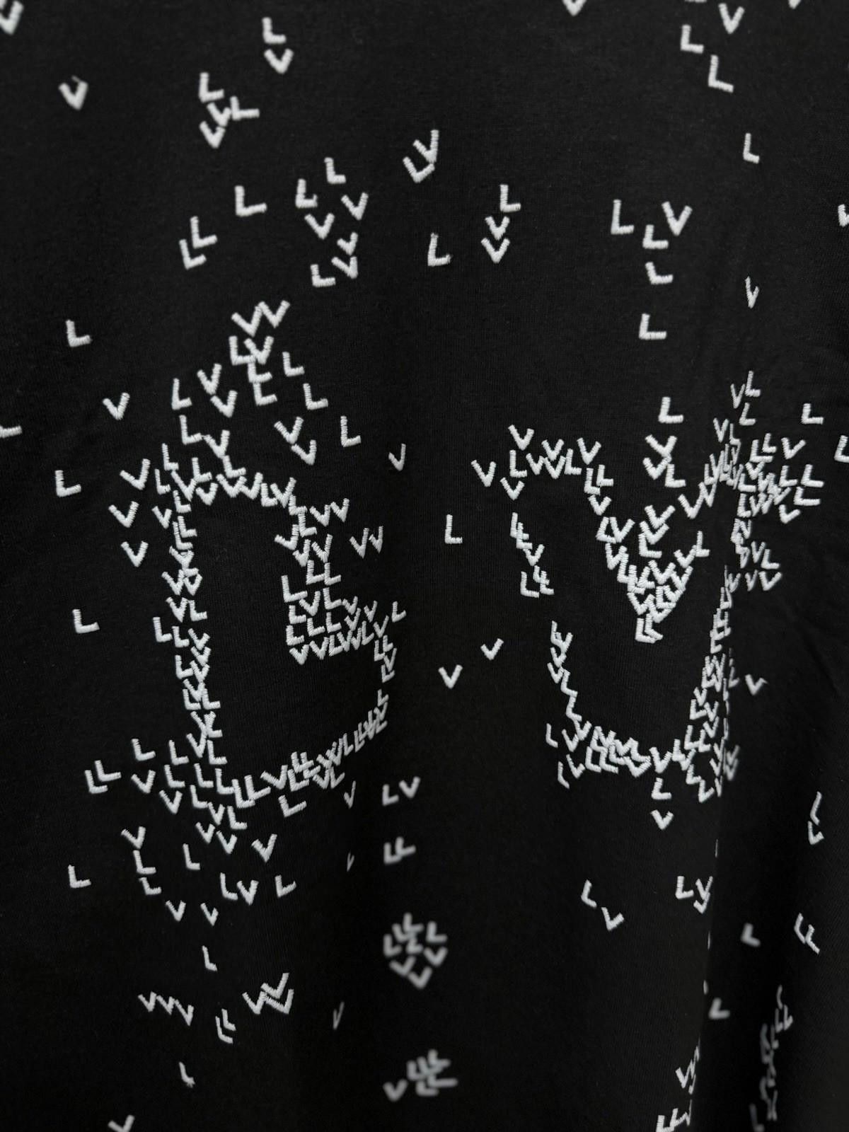 Louis Vuitton LOUIS VUITTON T-Shirt LV Tee Cotton Black Men’s Size XL Rare Size US L / EU 52-54 / 3 - 6 Thumbnail