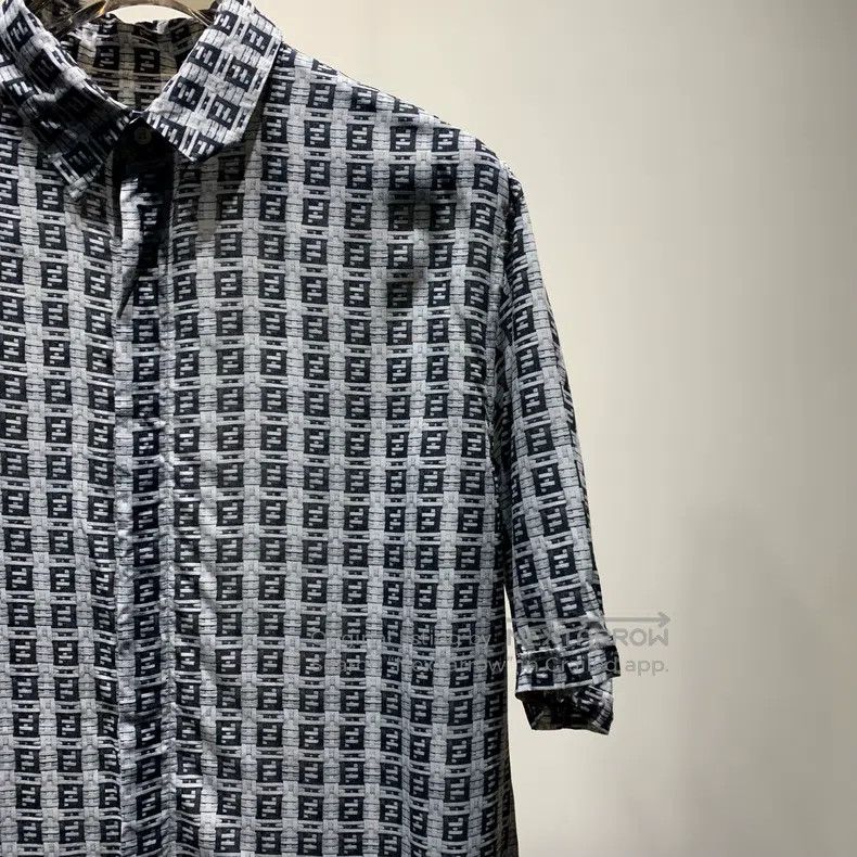 Fendi Fendi size 39 Letter Printed Pattern Short Sleeve Shirt Size US XXS / EU 40 - 8 Thumbnail
