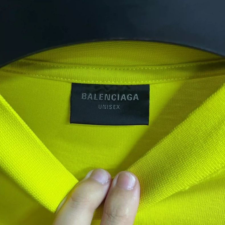 Balenciaga Balenciaga Yellow monogrammed crewneck short sleeve T-shir Size US M / EU 48-50 / 2 - 3 Thumbnail